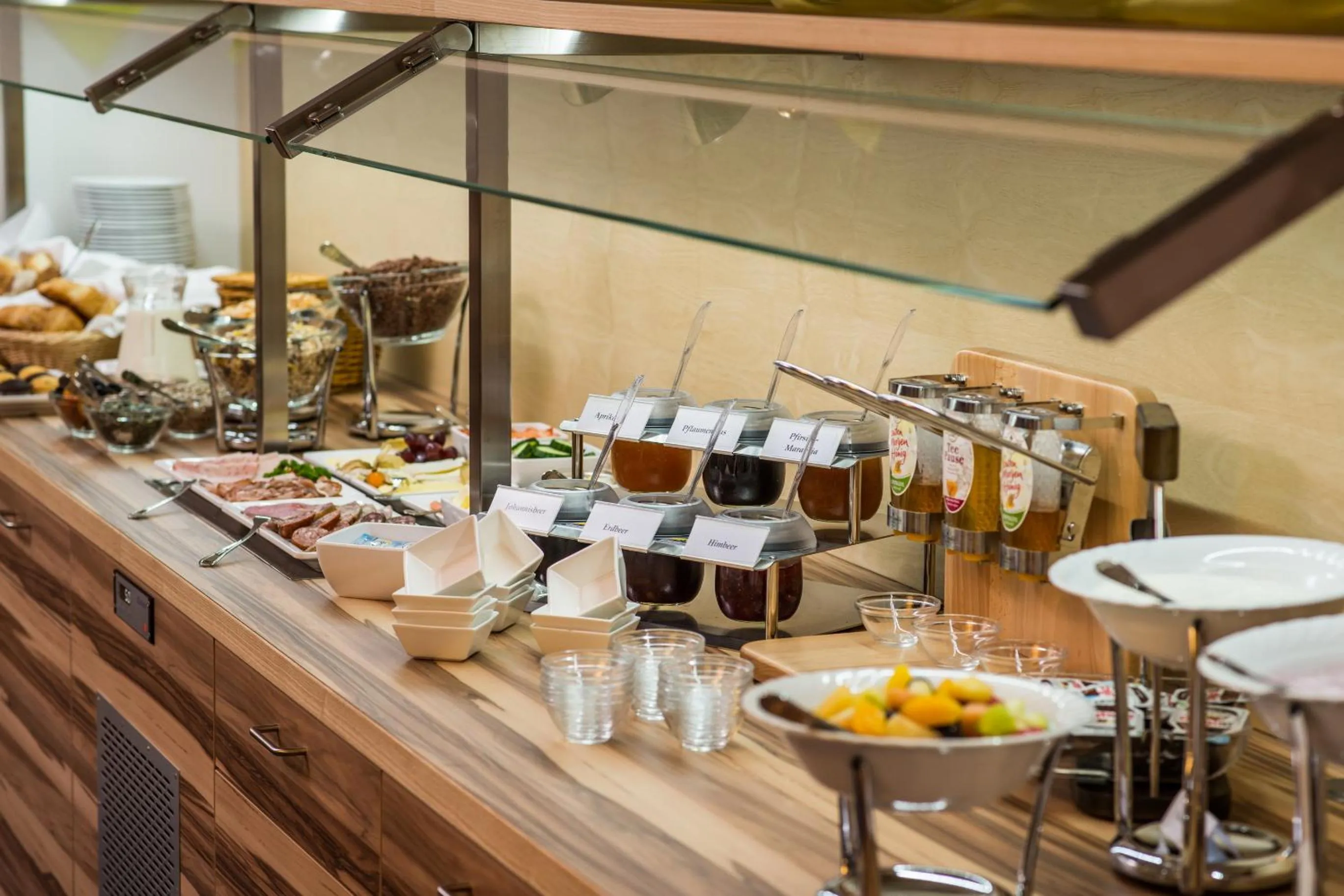 Food and drinks in B&S Hotel Am Bachhaus