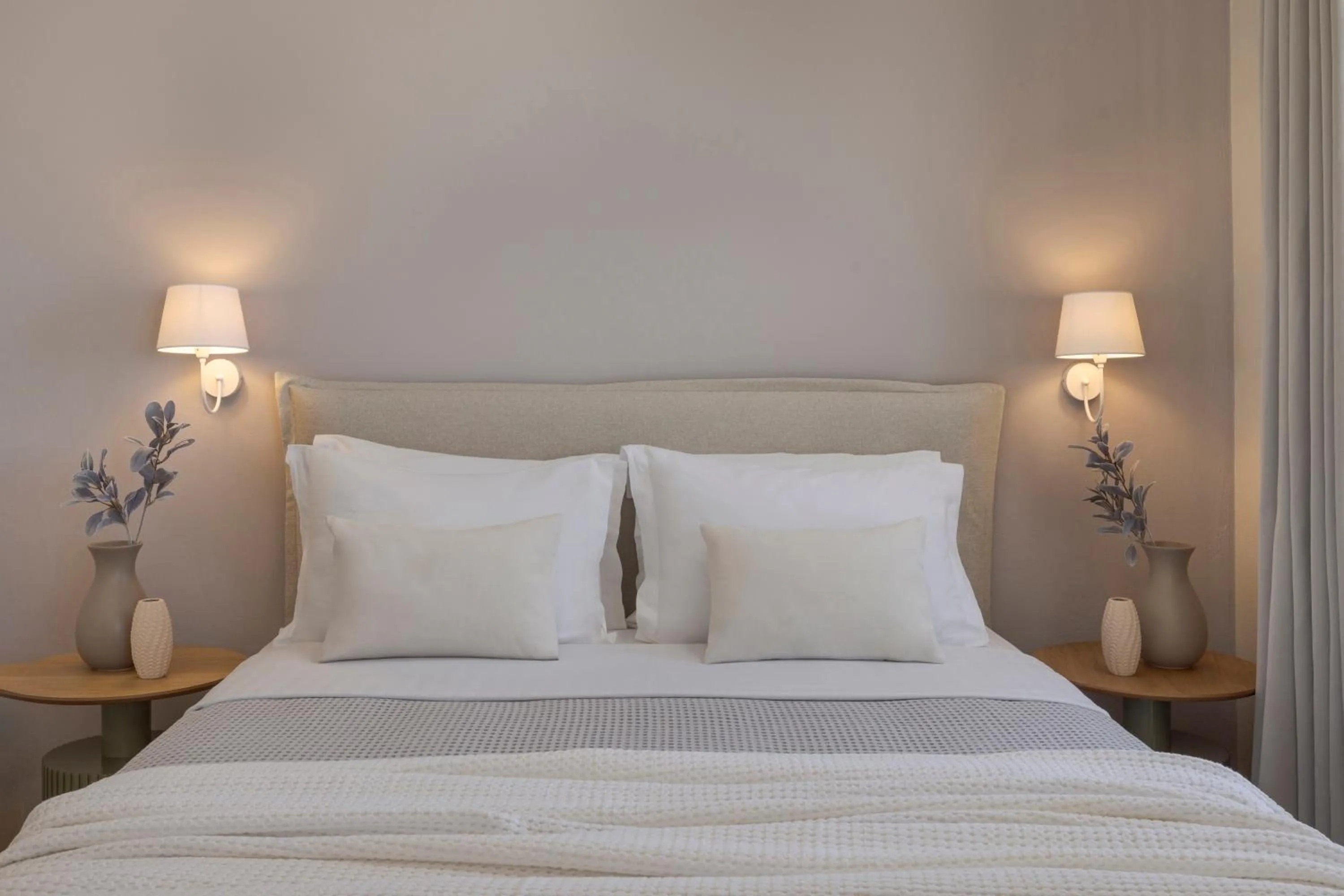 Bed in Magganos Sunset Villas