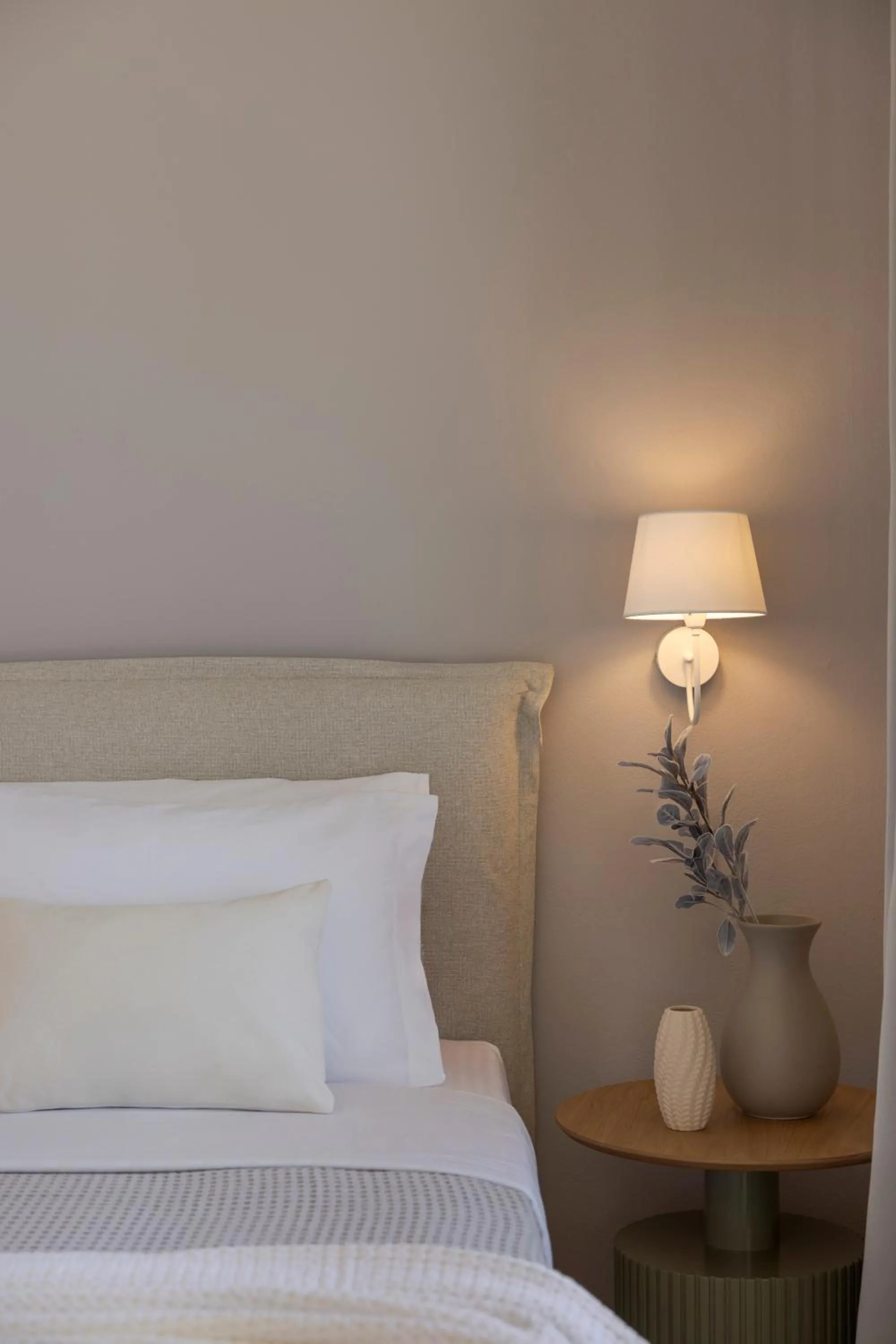 Bed in Magganos Sunset Villas