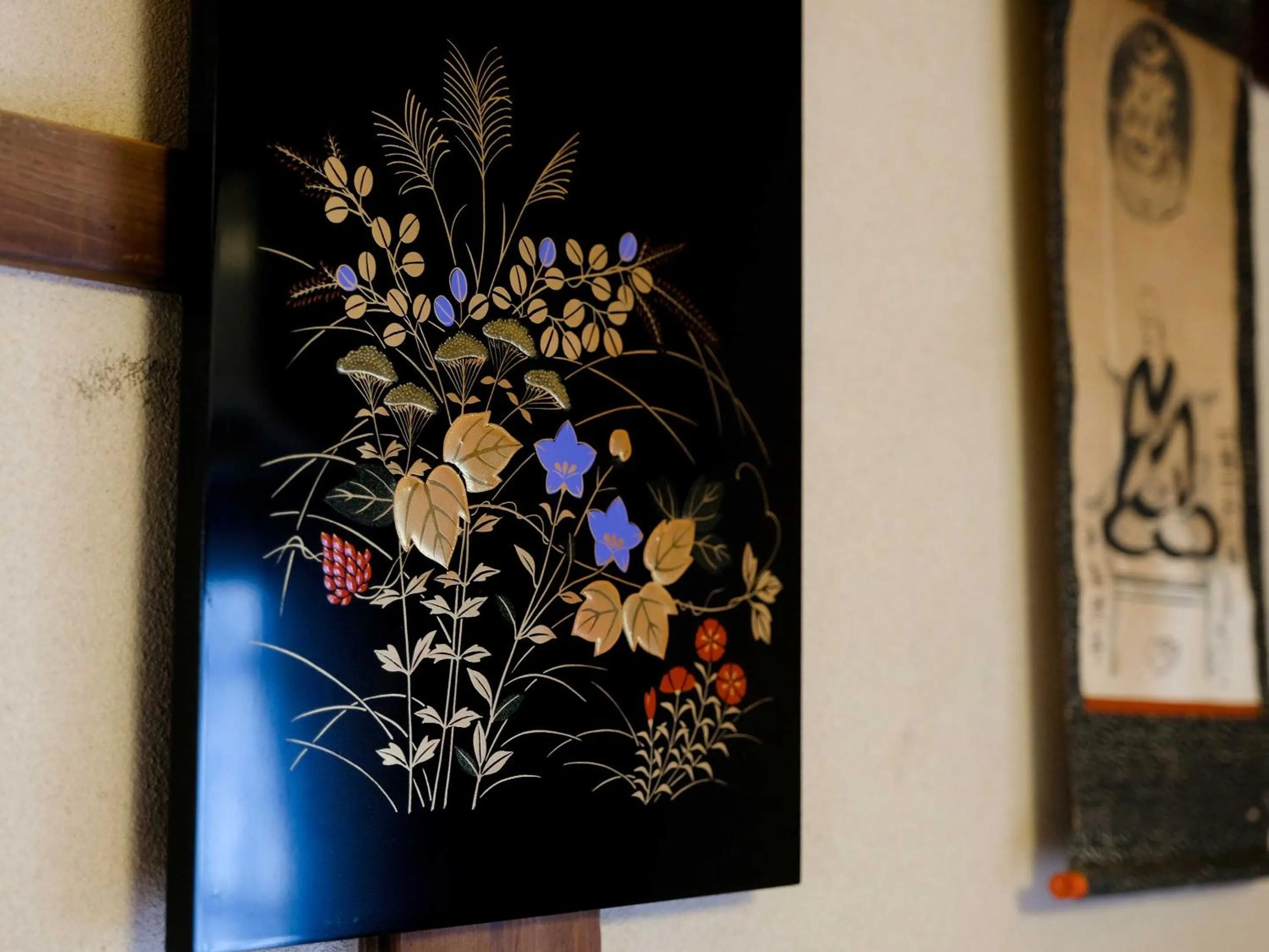 Decorative detail in K-style kinkakuji