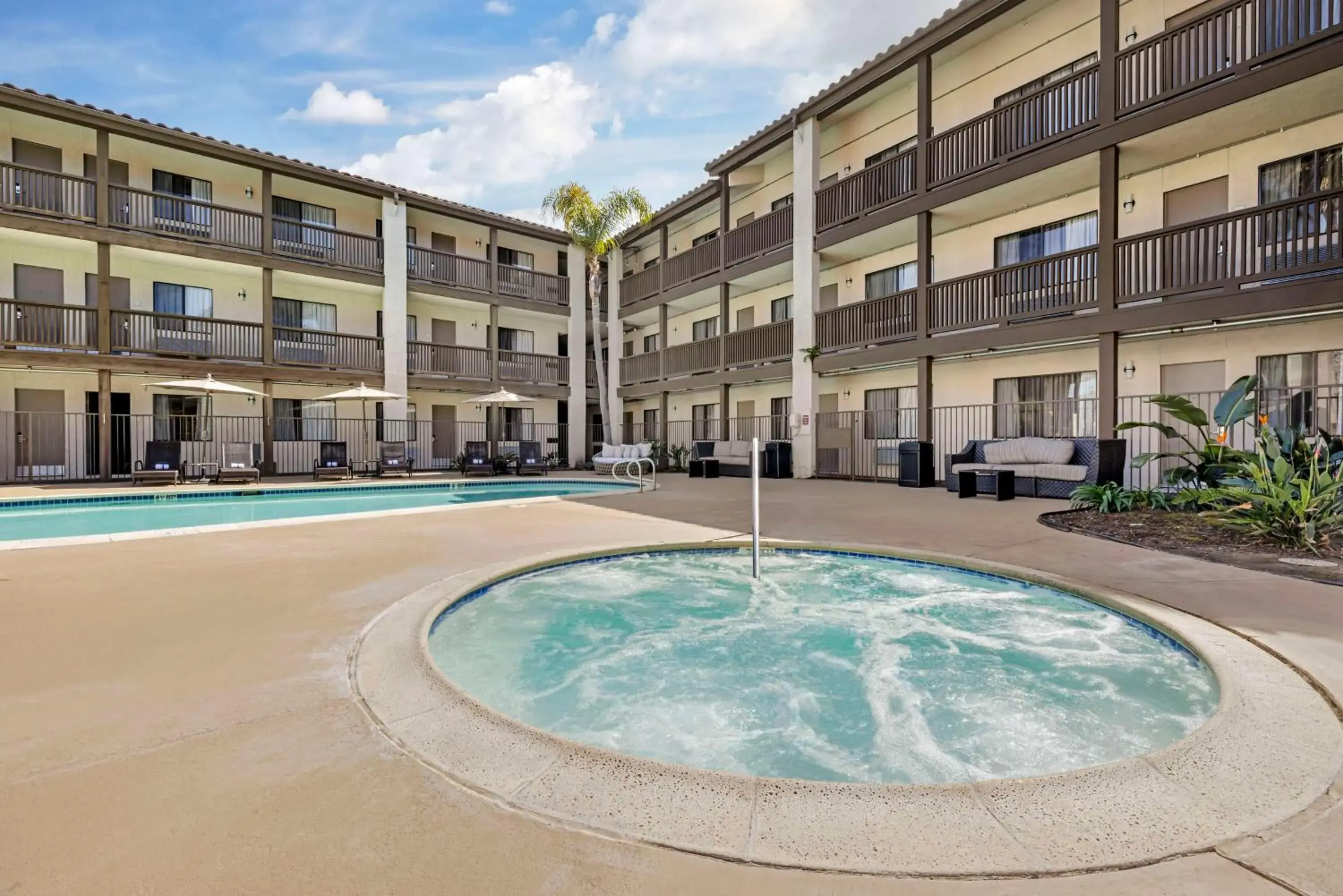 Pool view in Best Western Carlsbad by the Sea Pool view in Best Western Carlsbad by the Sea