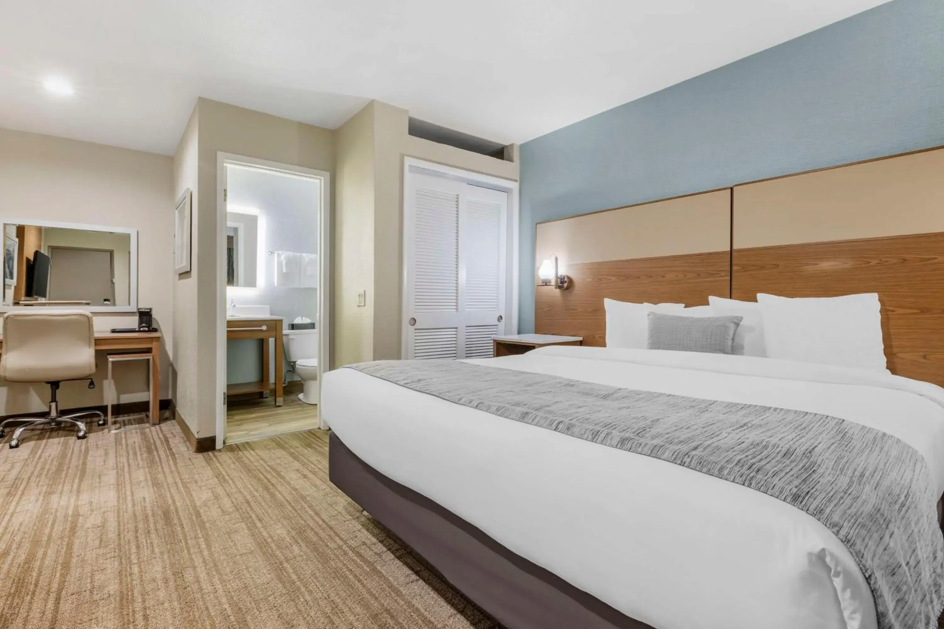 King Room in Best Western Carlsbad by the Sea King Room in Best Western Carlsbad by the Sea