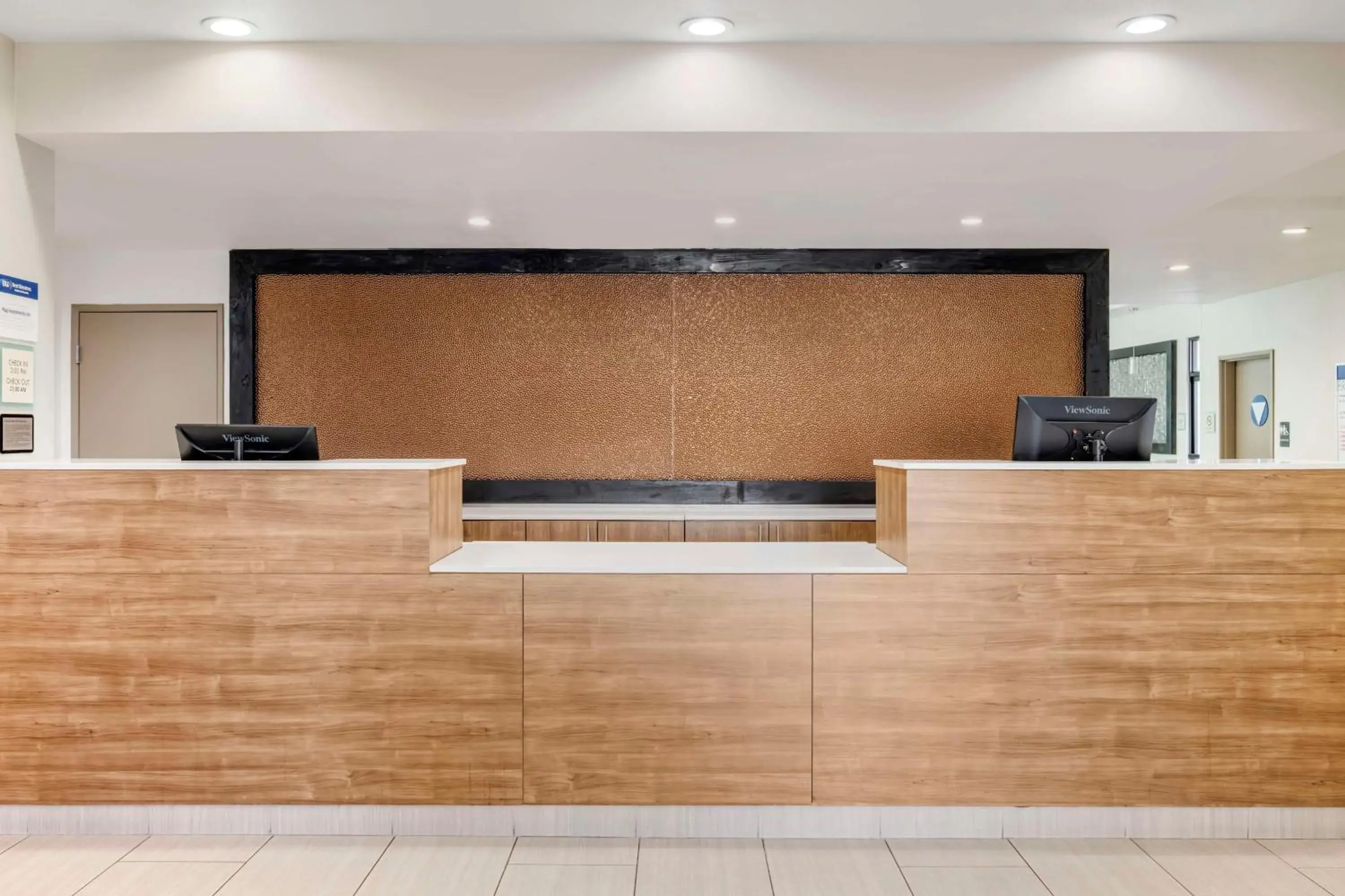 Lobby or reception in Best Western Carlsbad by the Sea Lobby or reception in Best Western Carlsbad by the Sea