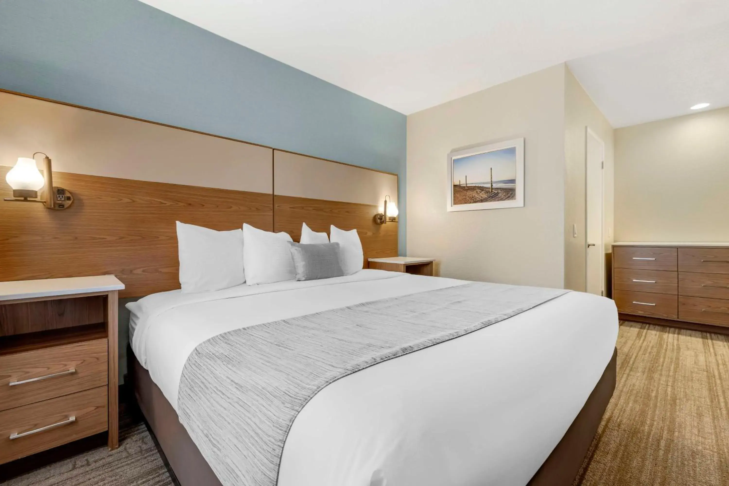 One-Bedroom King Suite with Kitchen in Best Western Carlsbad by the Sea One-Bedroom King Suite with Kitchen in Best Western Carlsbad by the Sea