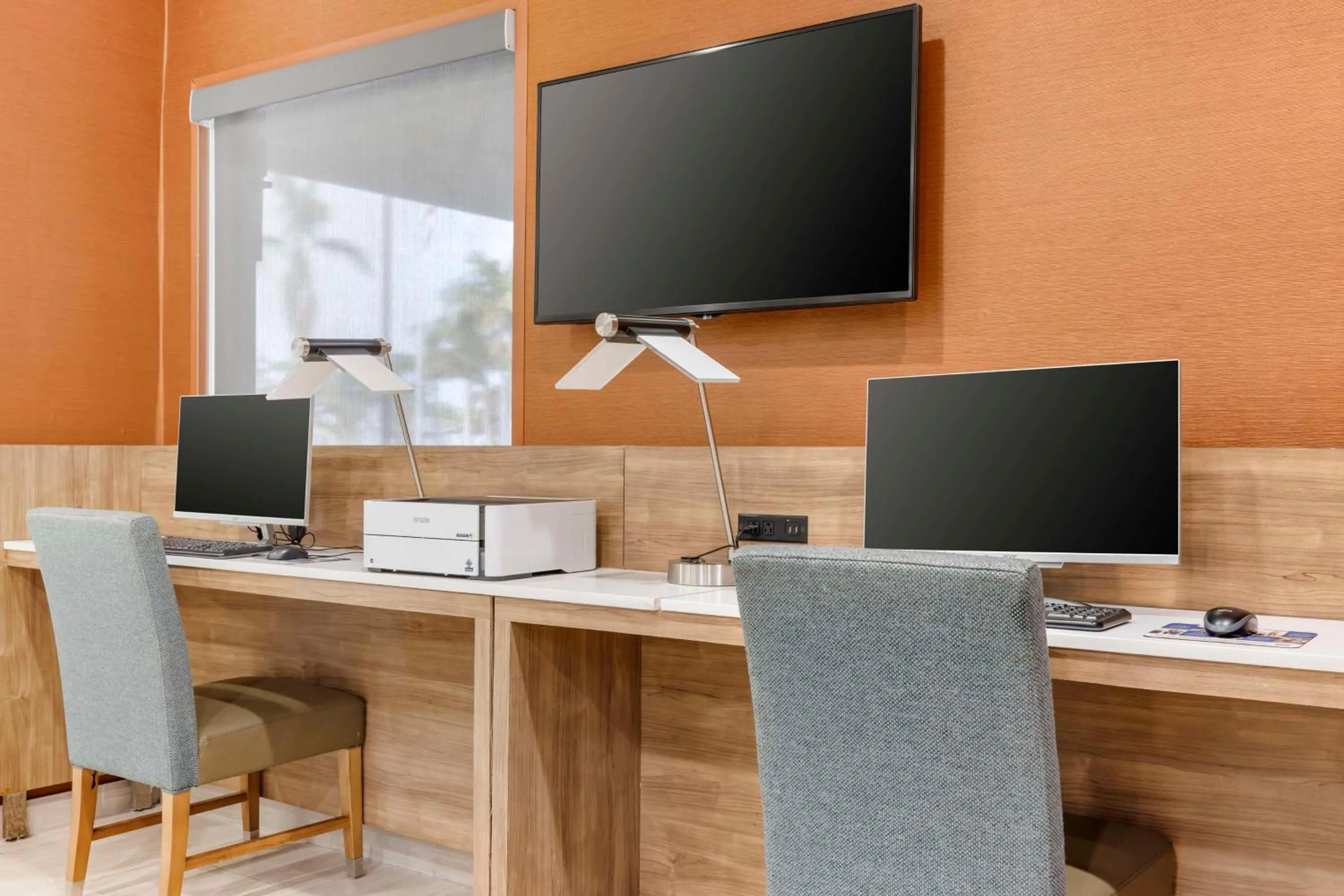 Business facilities in Best Western Carlsbad by the Sea