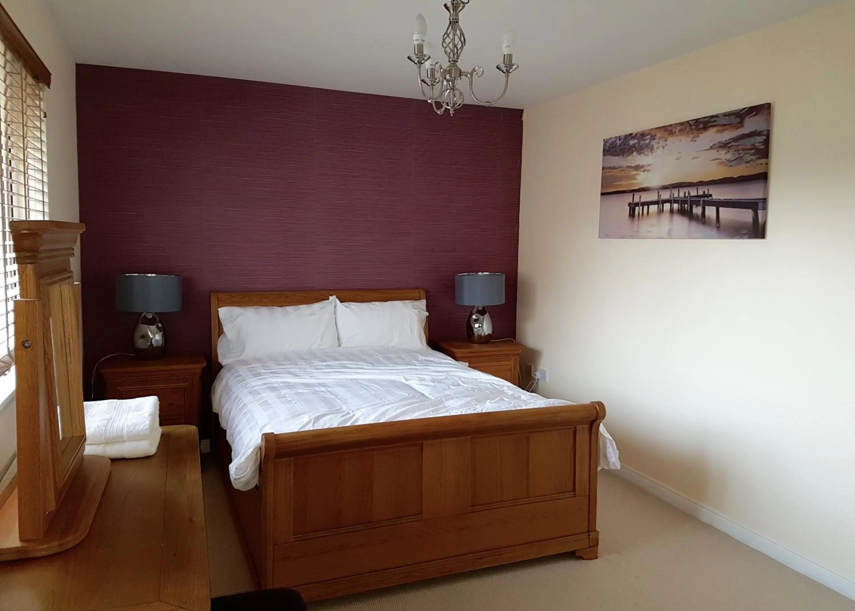 Bed in Jane's Villa Free Parking