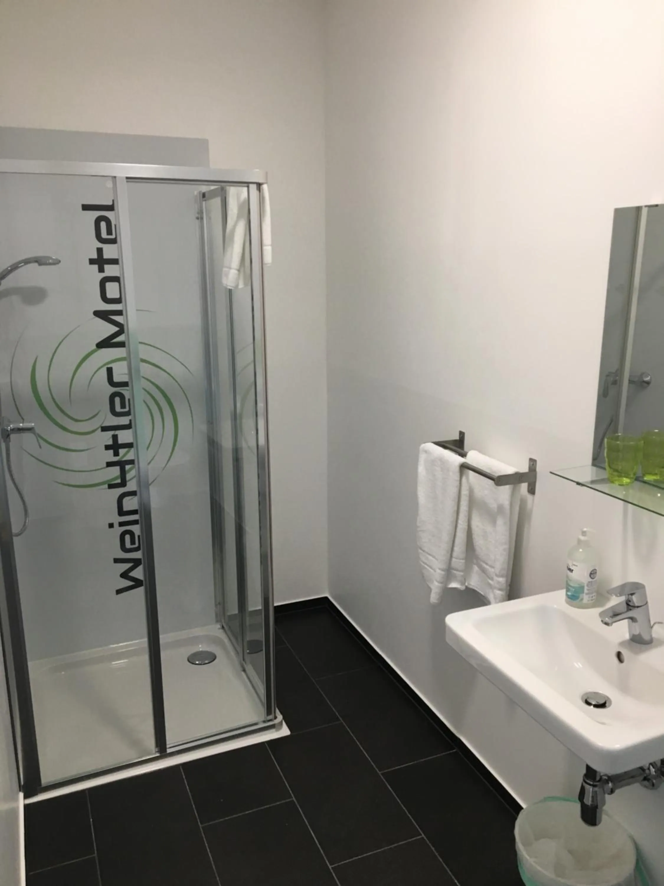 Bathroom in Wein4tler-Motel