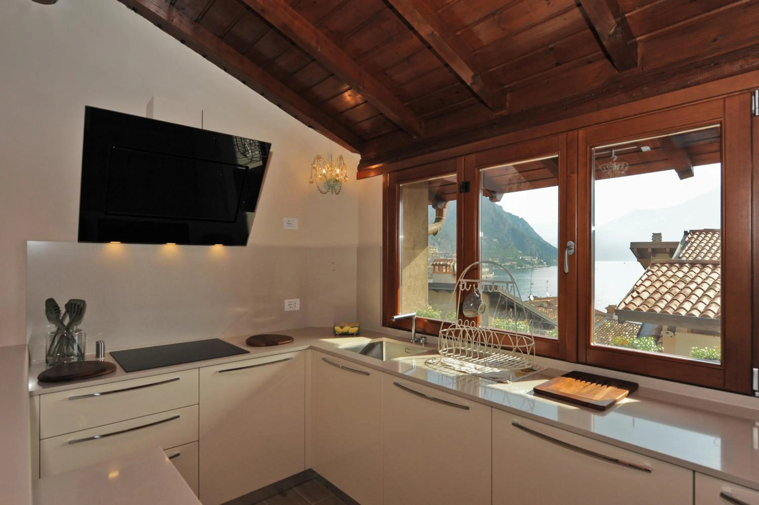 Kitchen or kitchenette in Bella Vacanza Limone
