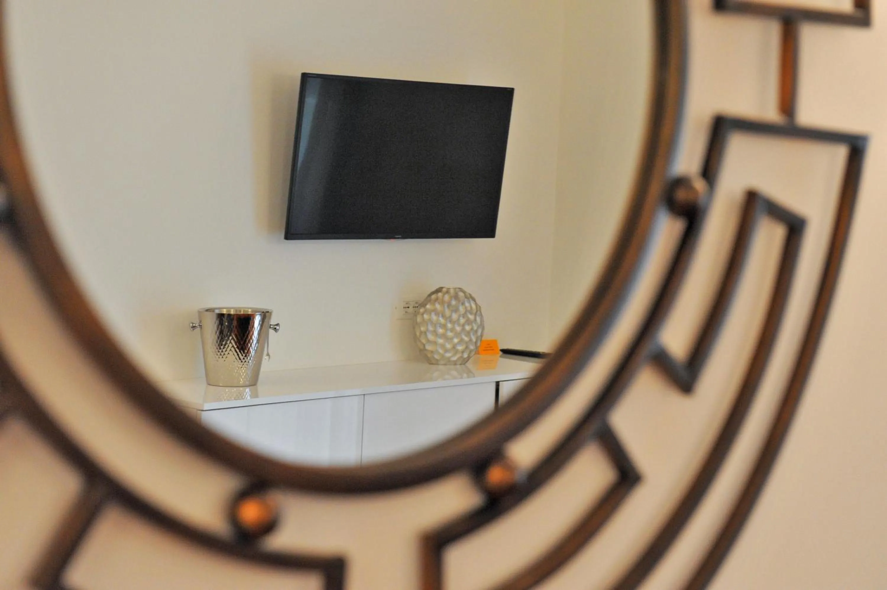 Communal lounge/ TV room in Bella Vacanza Limone