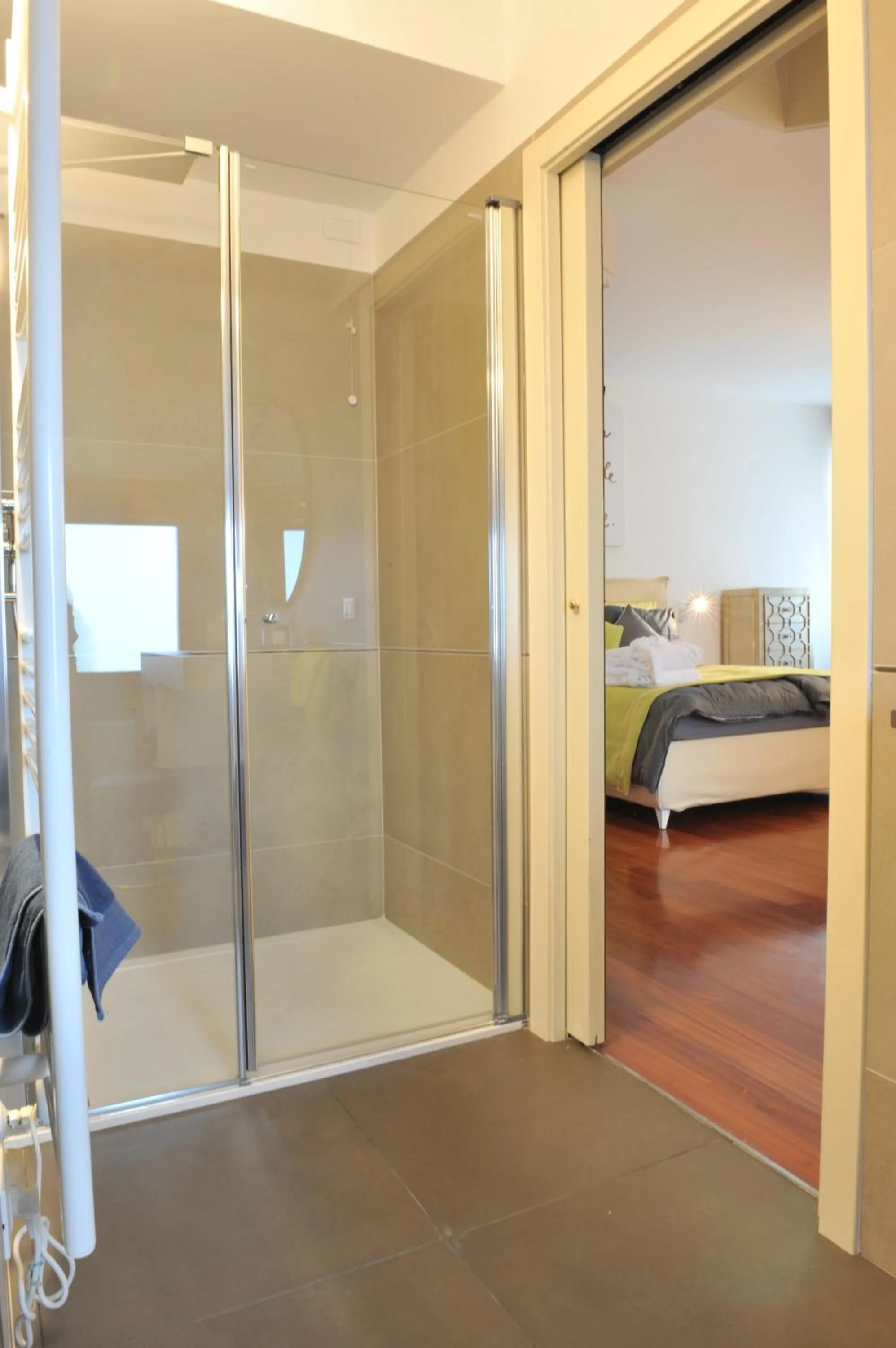 Bathroom, Bed in Bella Vacanza Limone