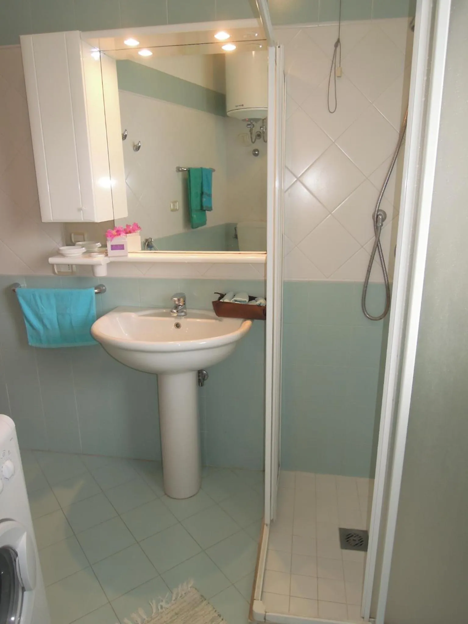 Shower in Argonauti