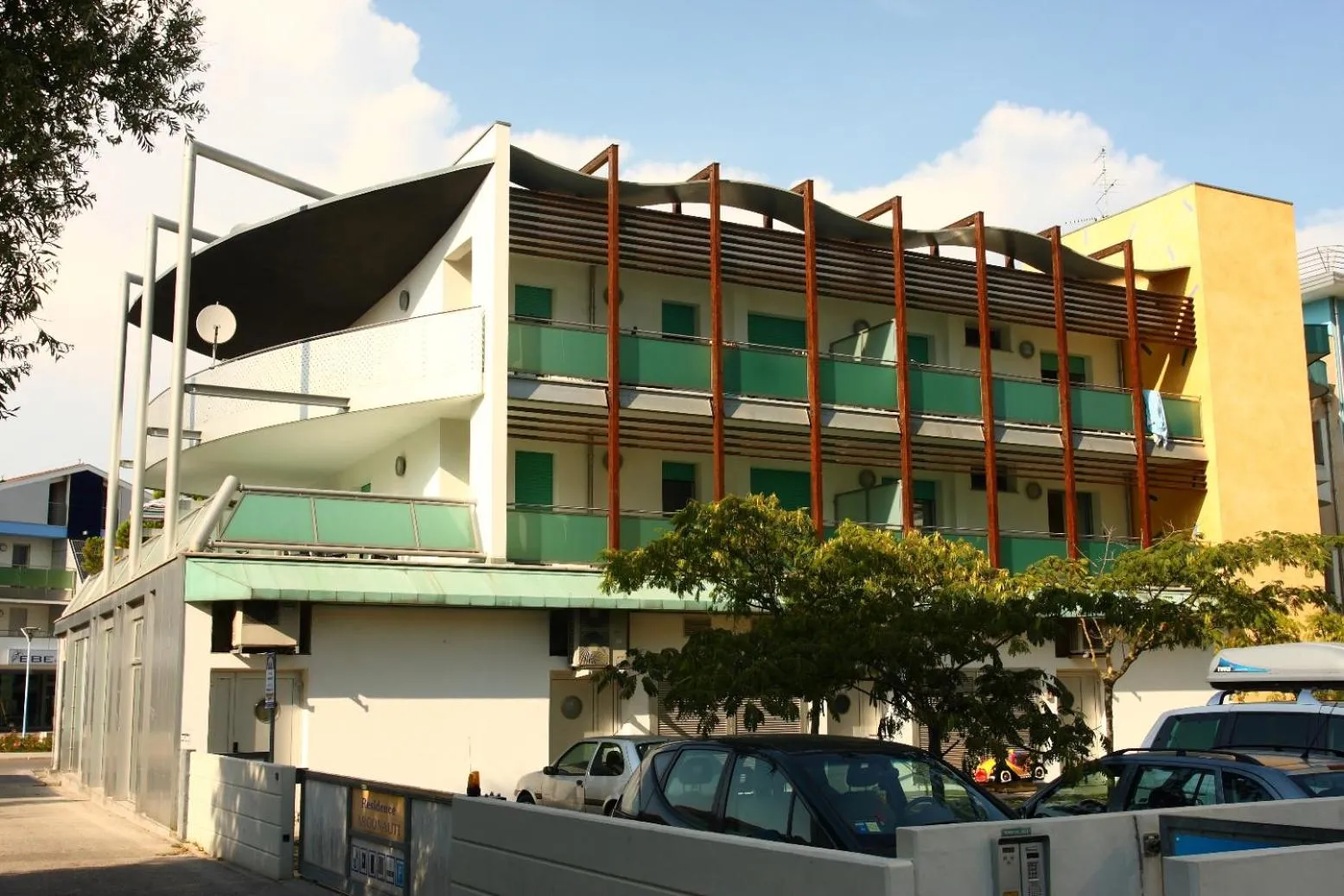 Property building in Argonauti
