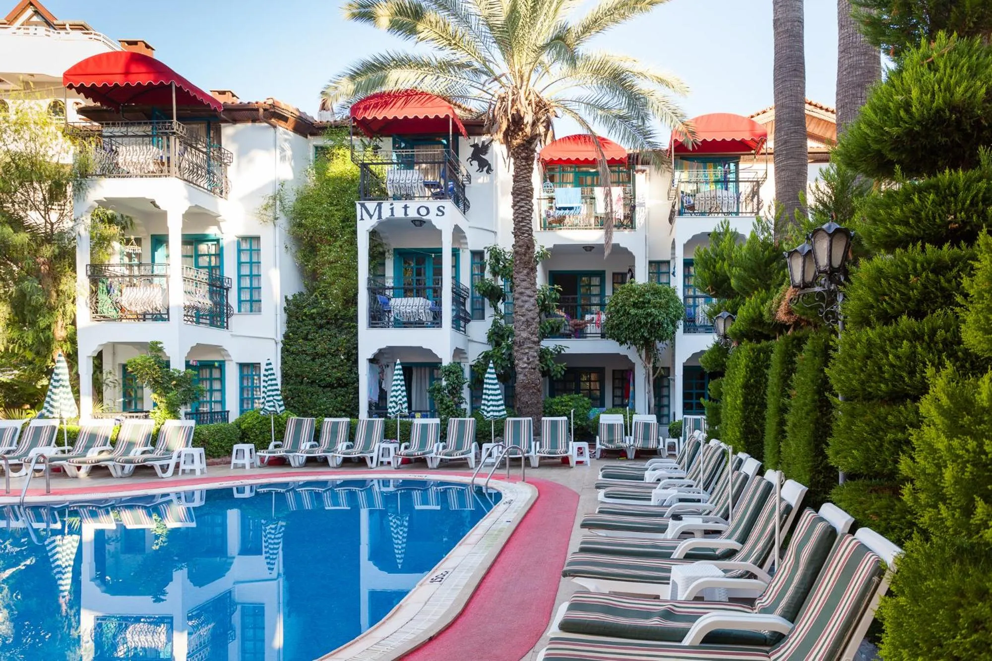 Swimming pool in Mitos Apartments