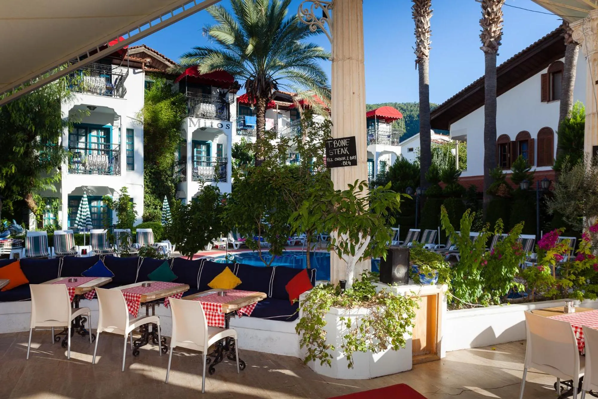 Property building in Mitos Apartments