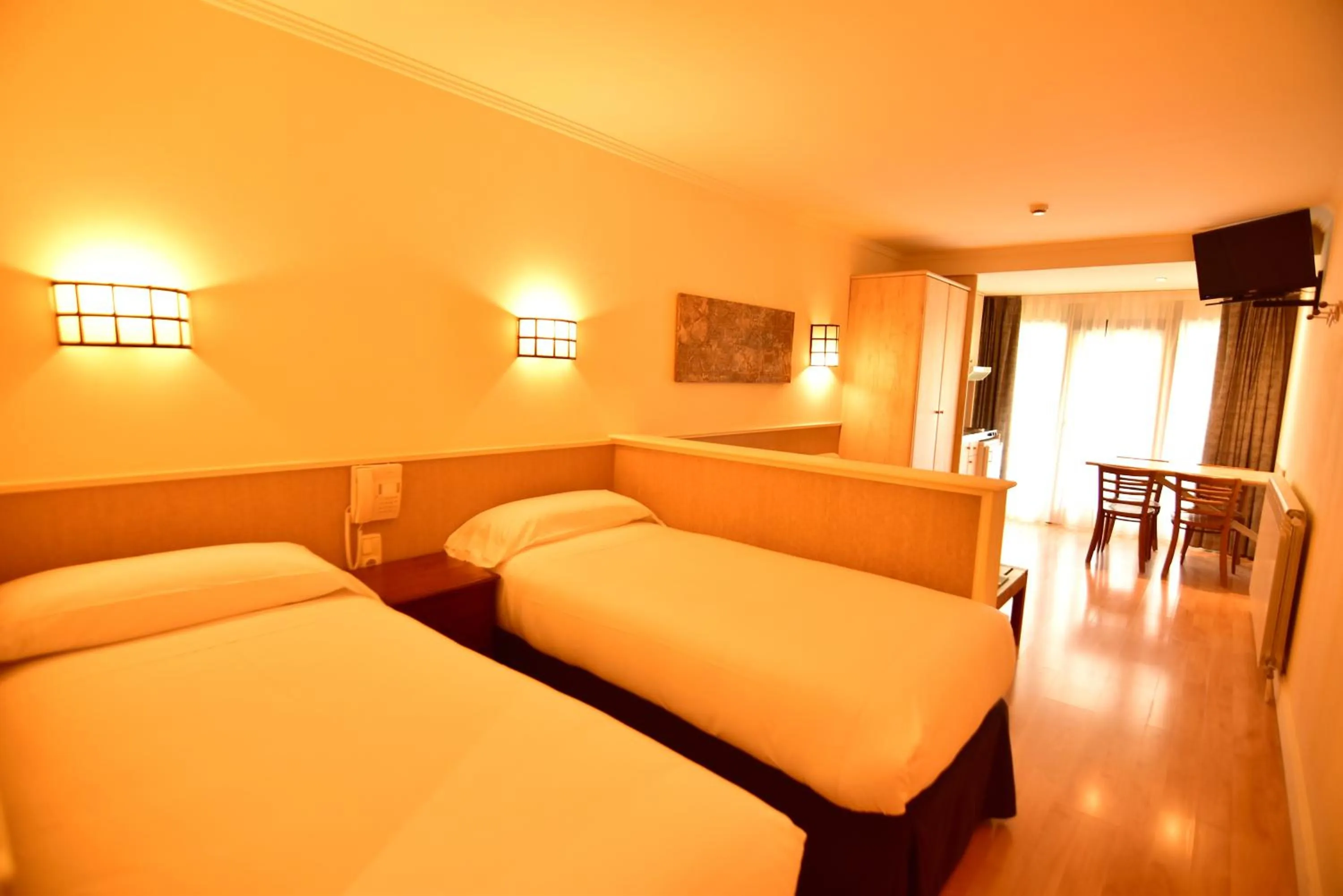 Photo of the whole room, Bed in Yomo Patagonia