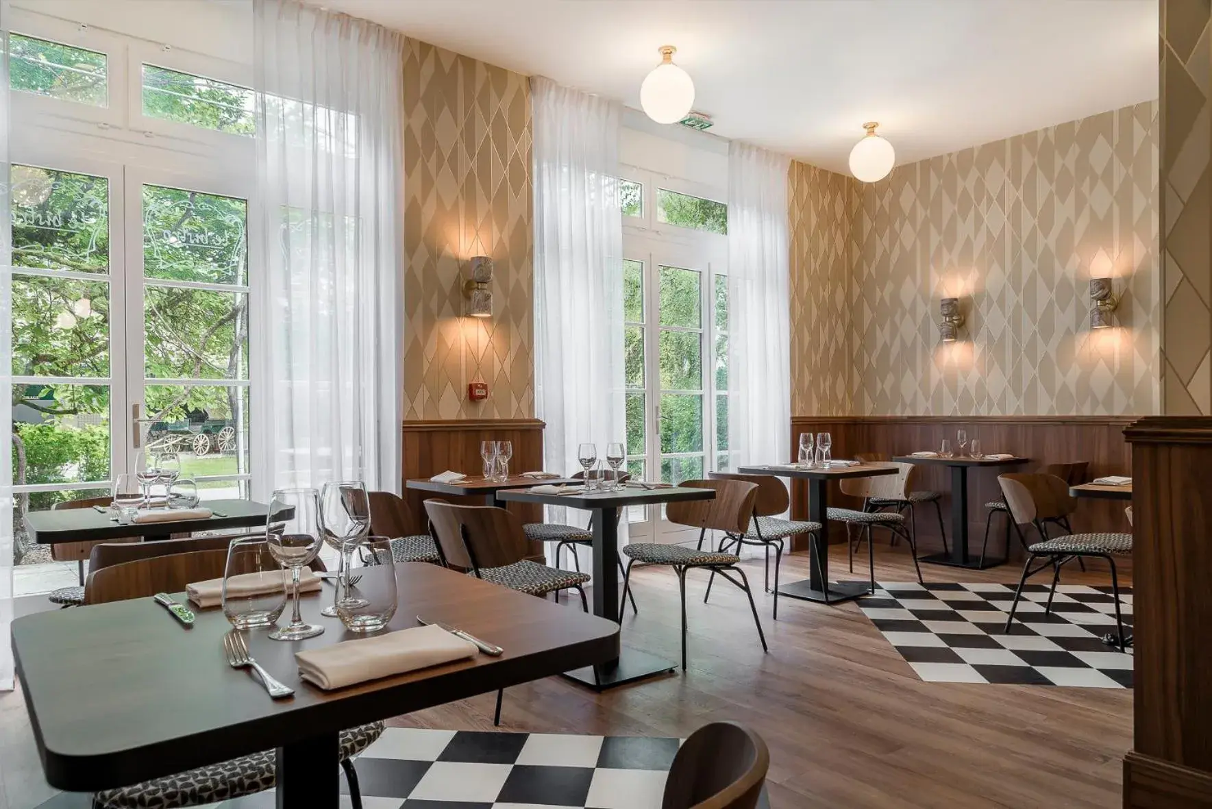 Restaurant/places to eat in Hôtel de la Poste Restaurant/places to eat in Hôtel de la Poste