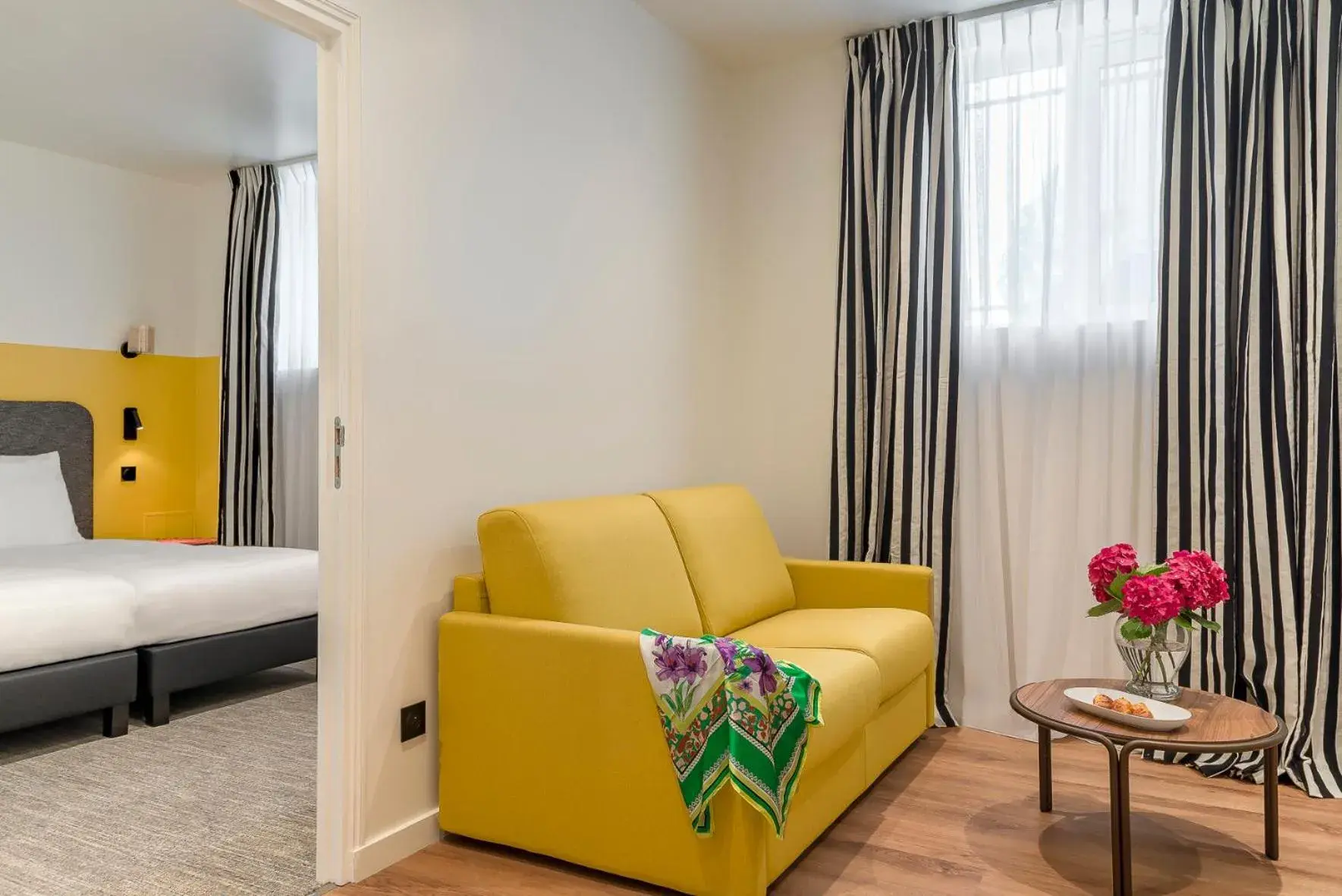 Three-Bedroom Apartment in Hôtel de la Poste Three-Bedroom Apartment in Hôtel de la Poste