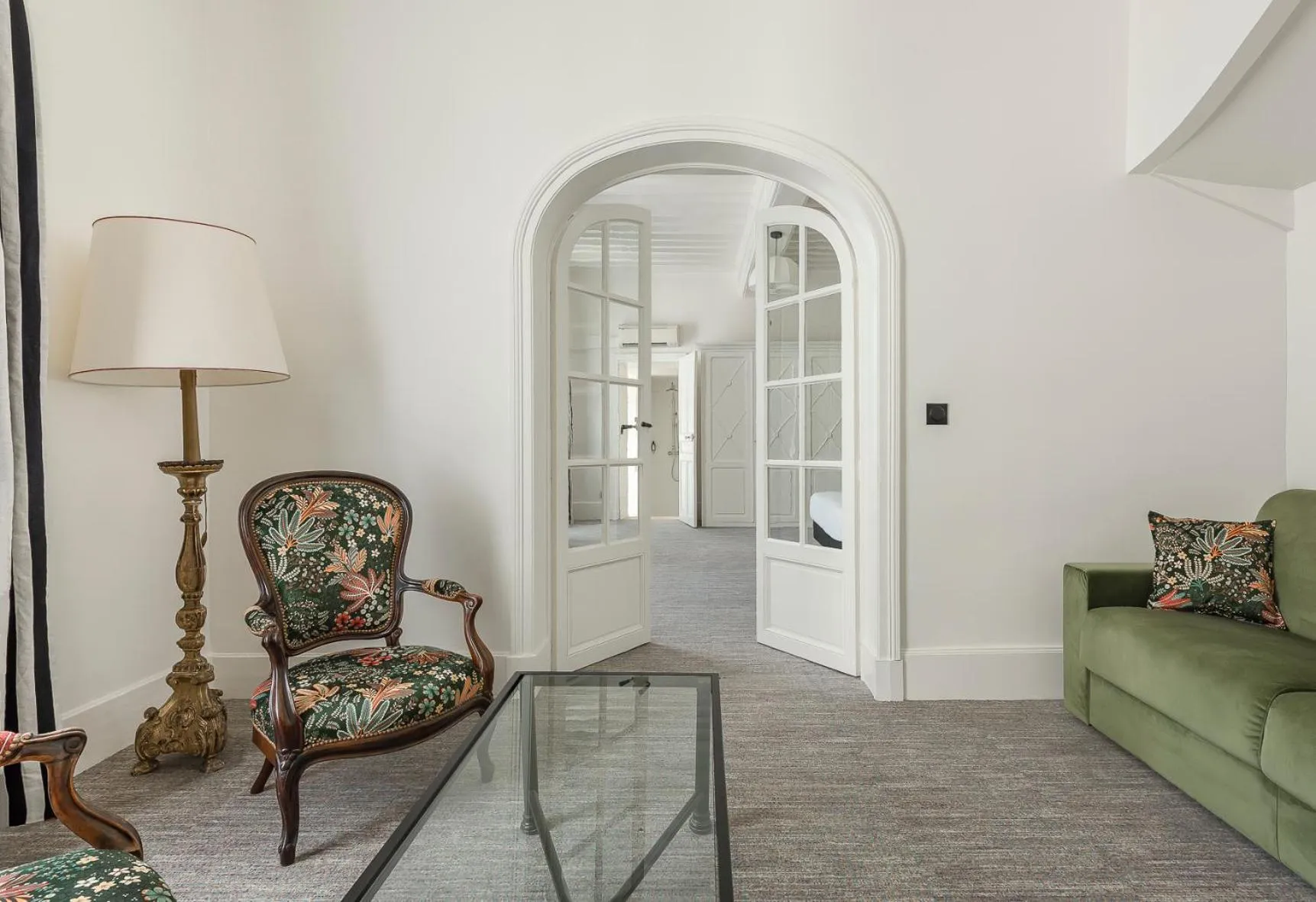 Bedroom in Hôtel de la Poste