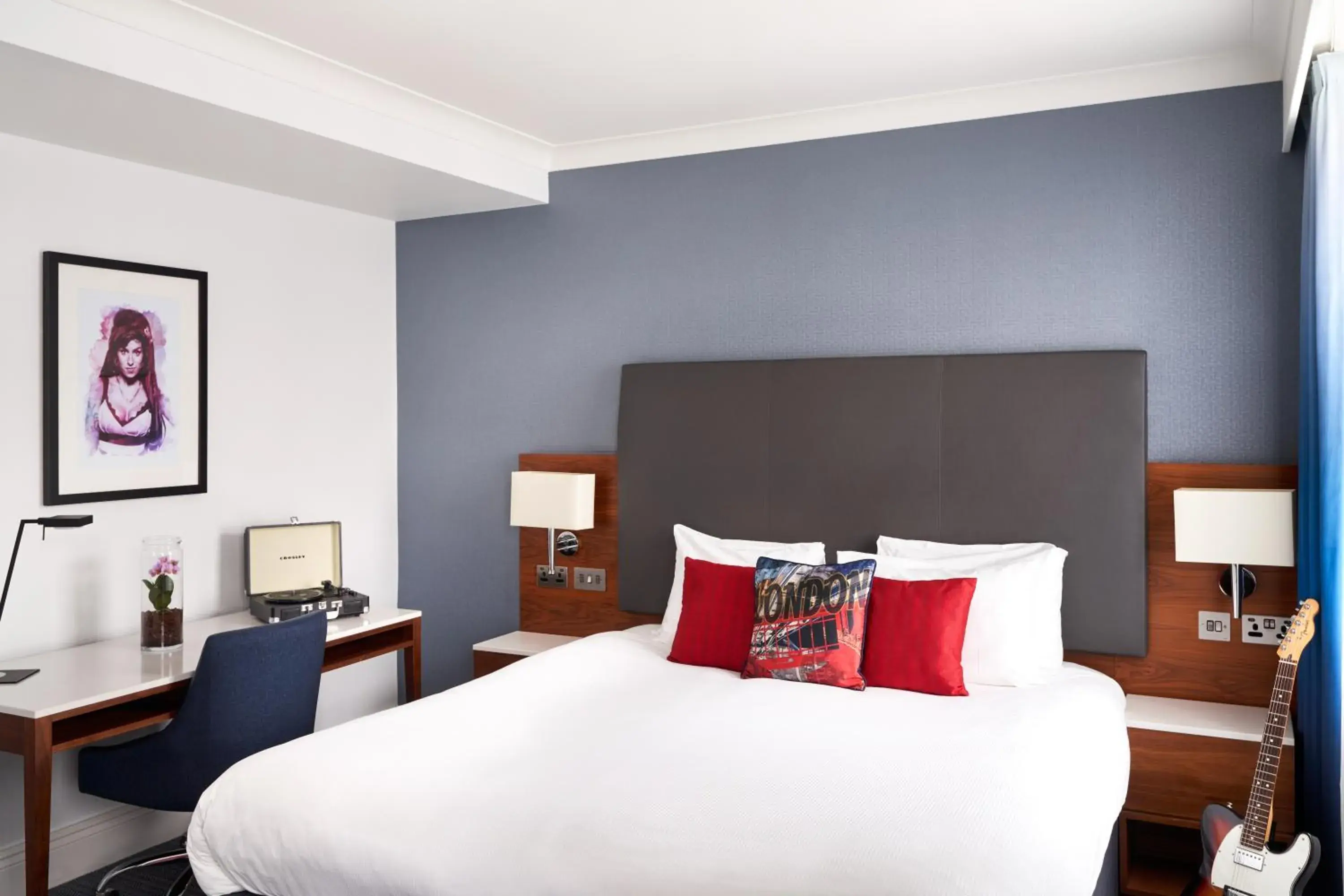 Bed in The Cumberland, London Bed in The Cumberland, London