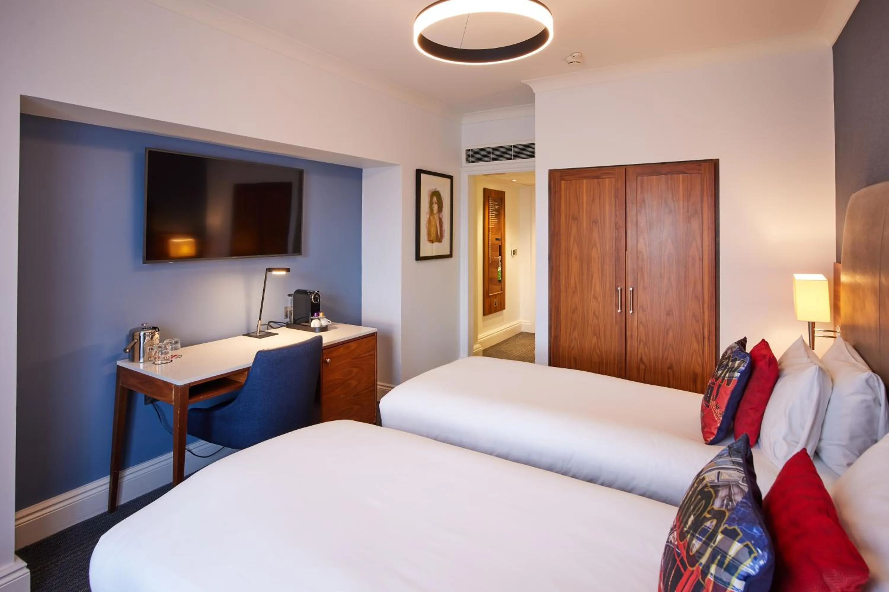 Bed in The Cumberland, London