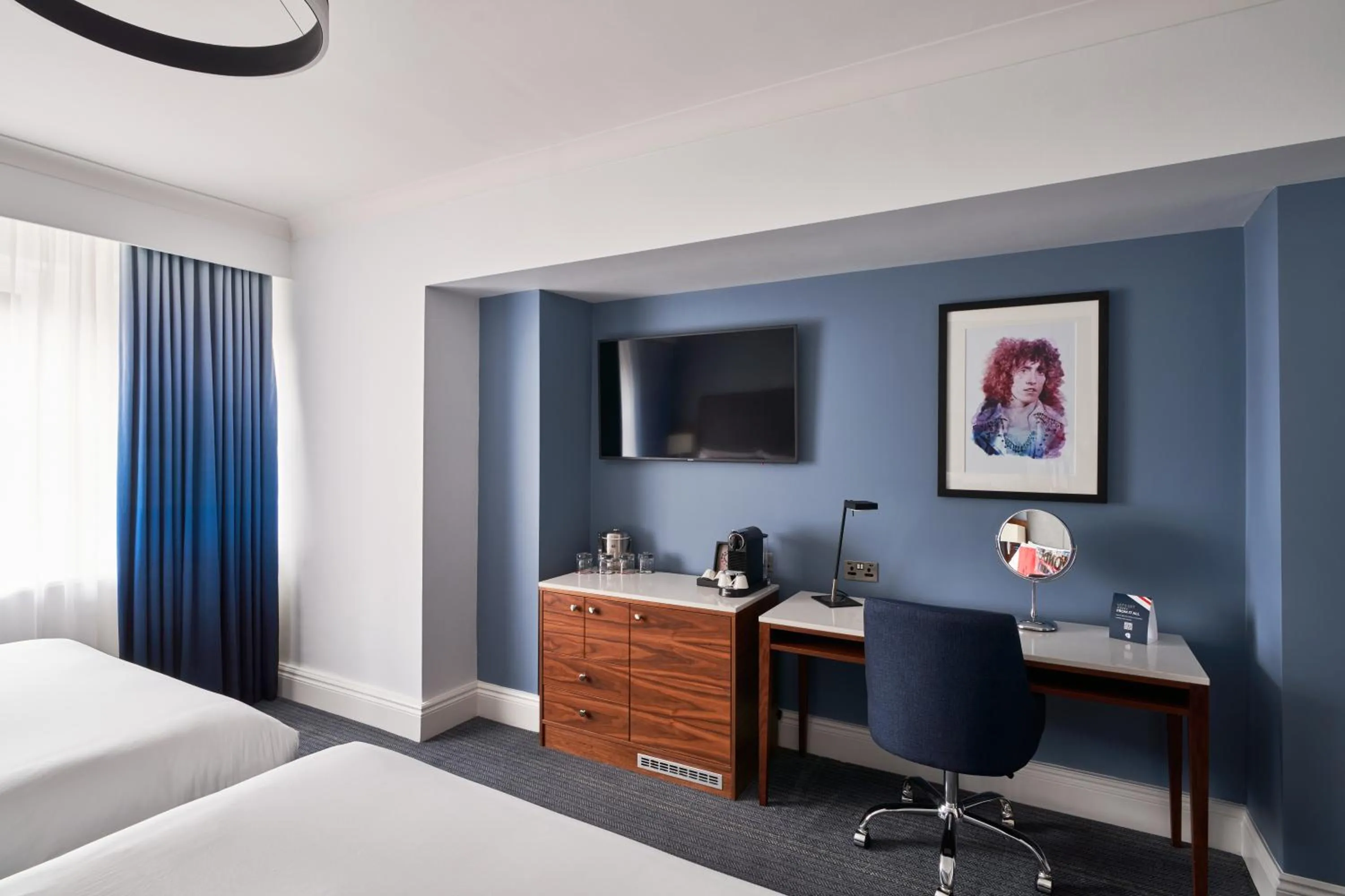 Bedroom, Bed in The Cumberland, London