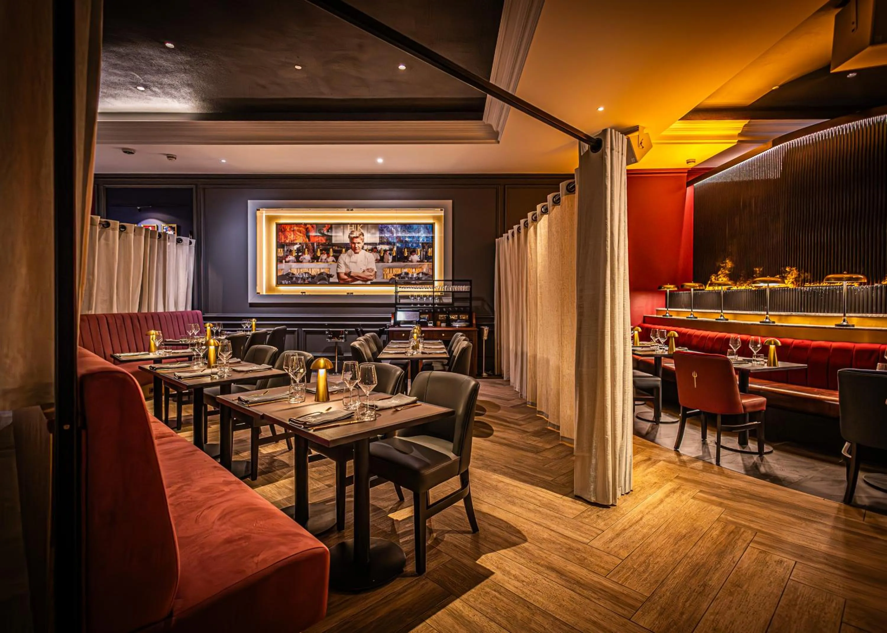 Restaurant/places to eat in The Cumberland, London