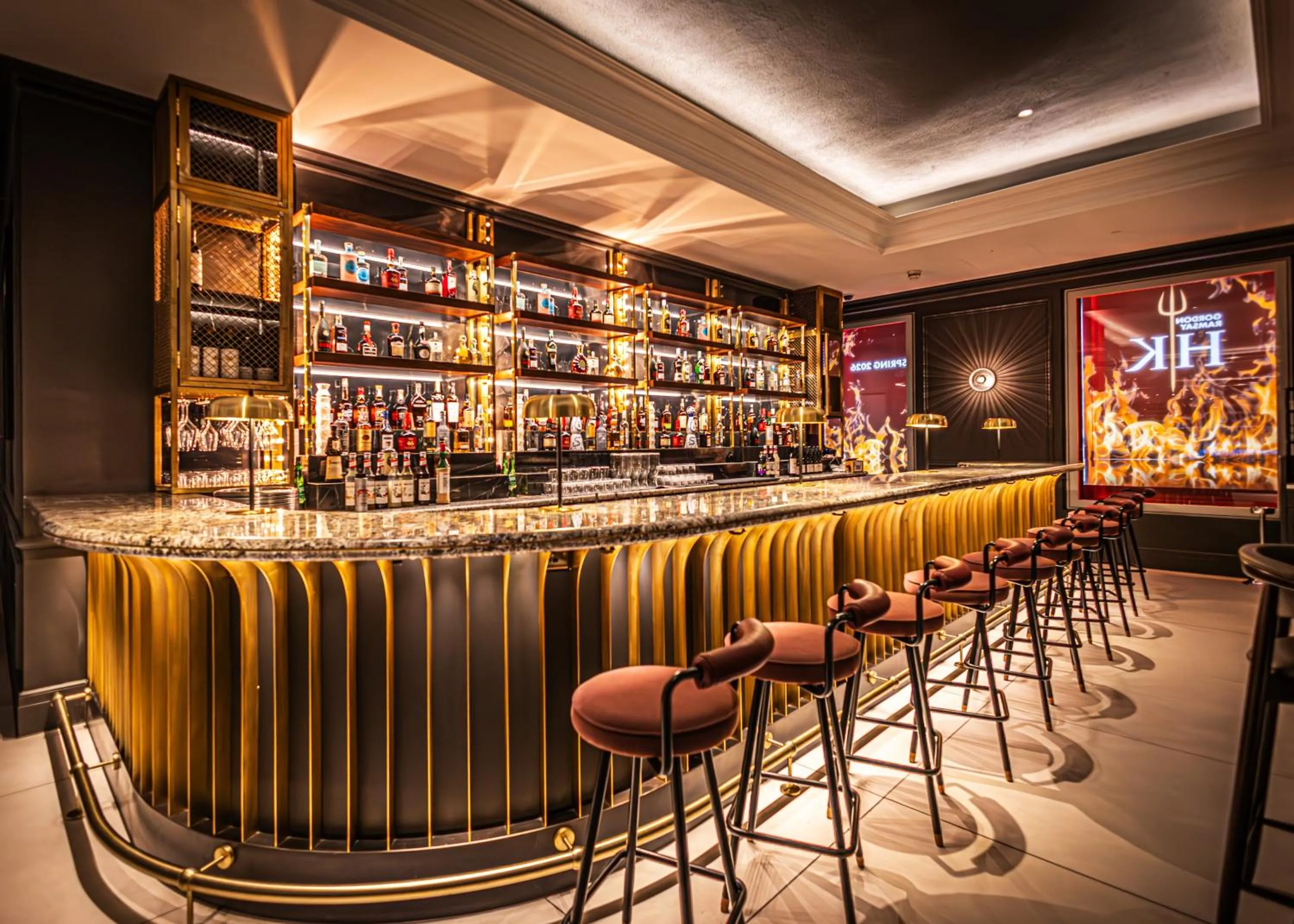 Lounge or bar in The Cumberland, London