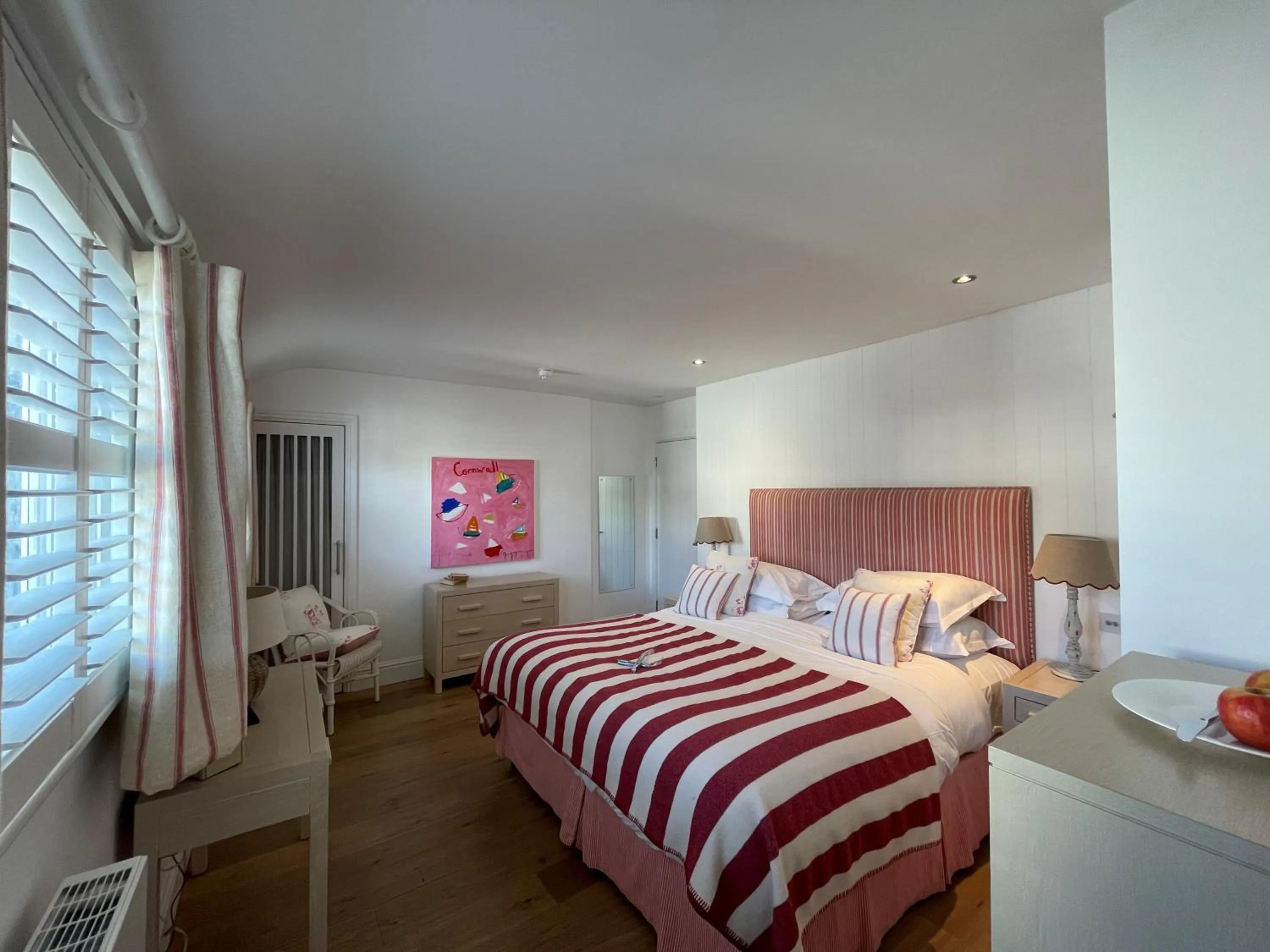 Bedroom, Bed in The Idle Rocks