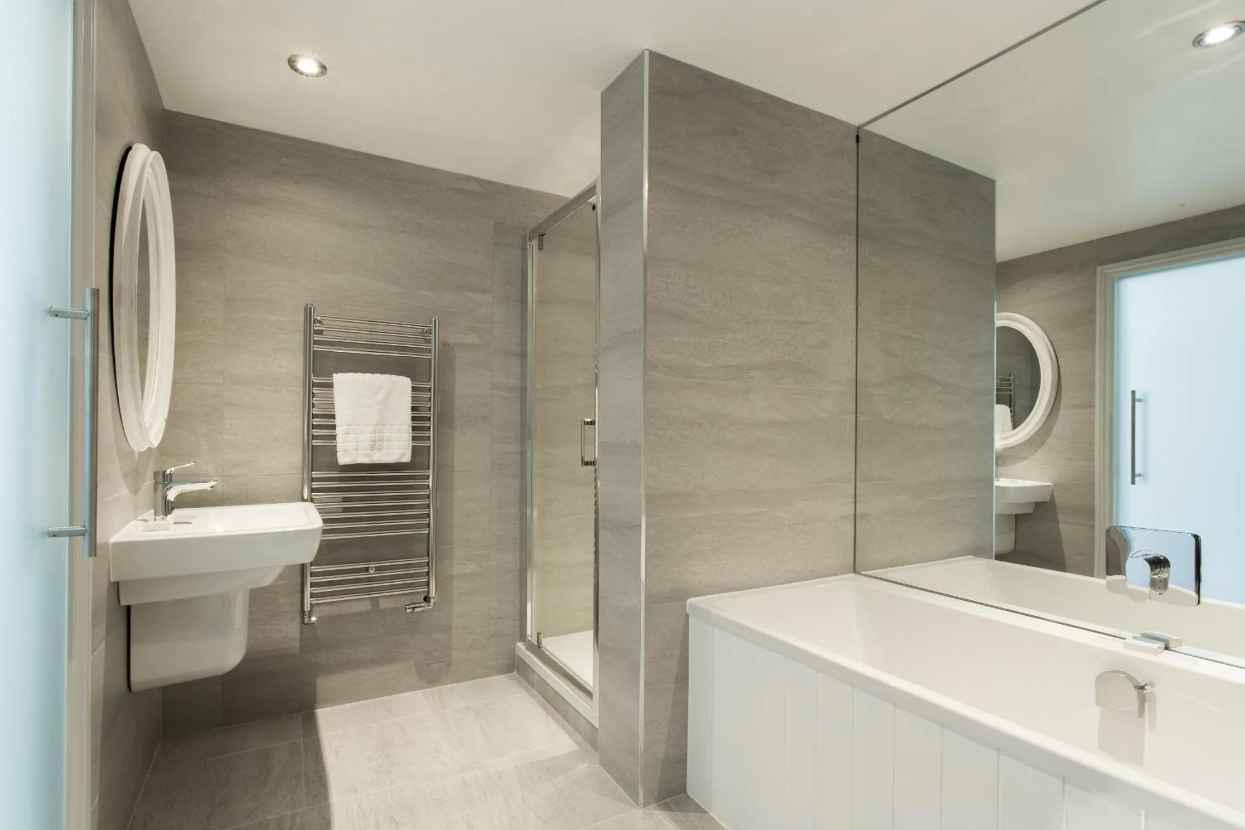 Bathroom in The Idle Rocks