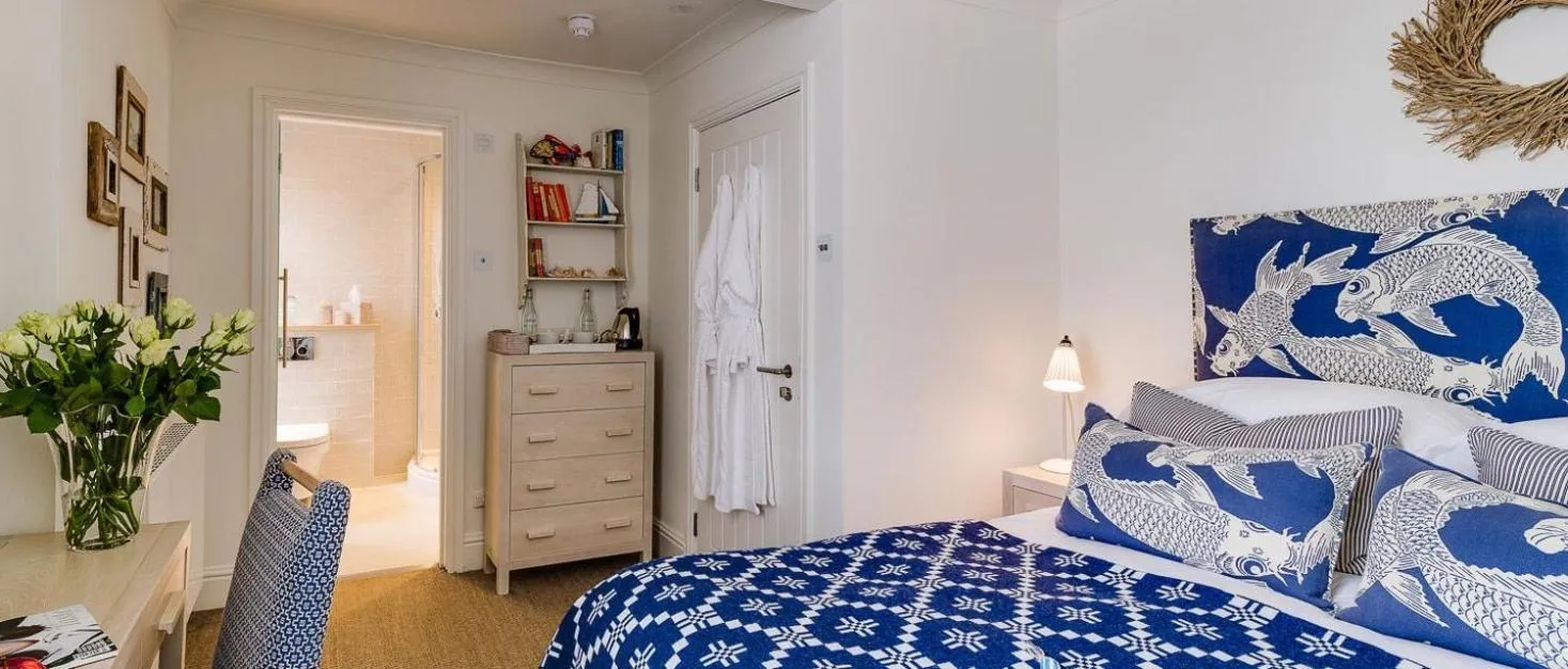 Bedroom, Bed in The Idle Rocks