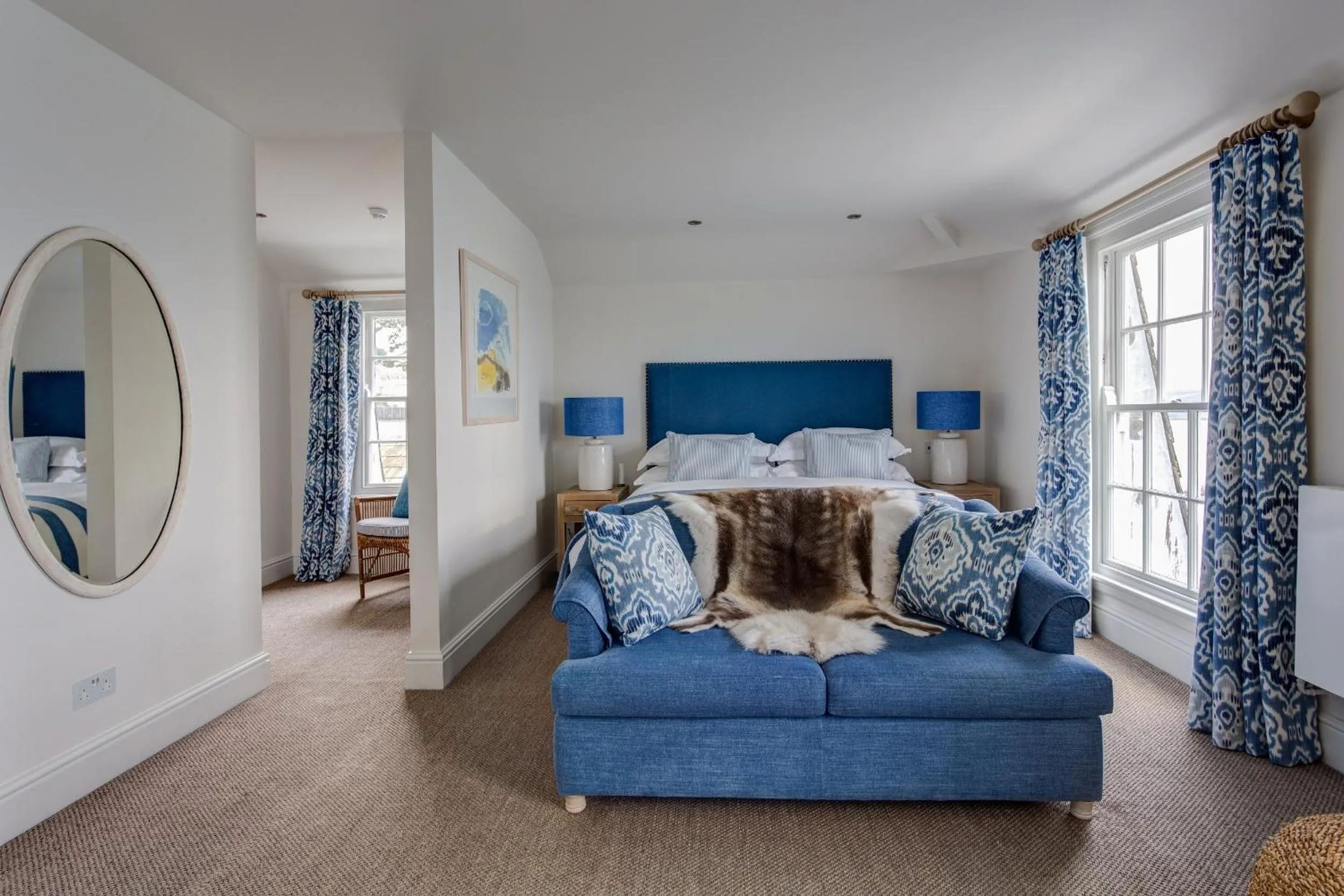 Photo of the whole room, Bed in The Idle Rocks