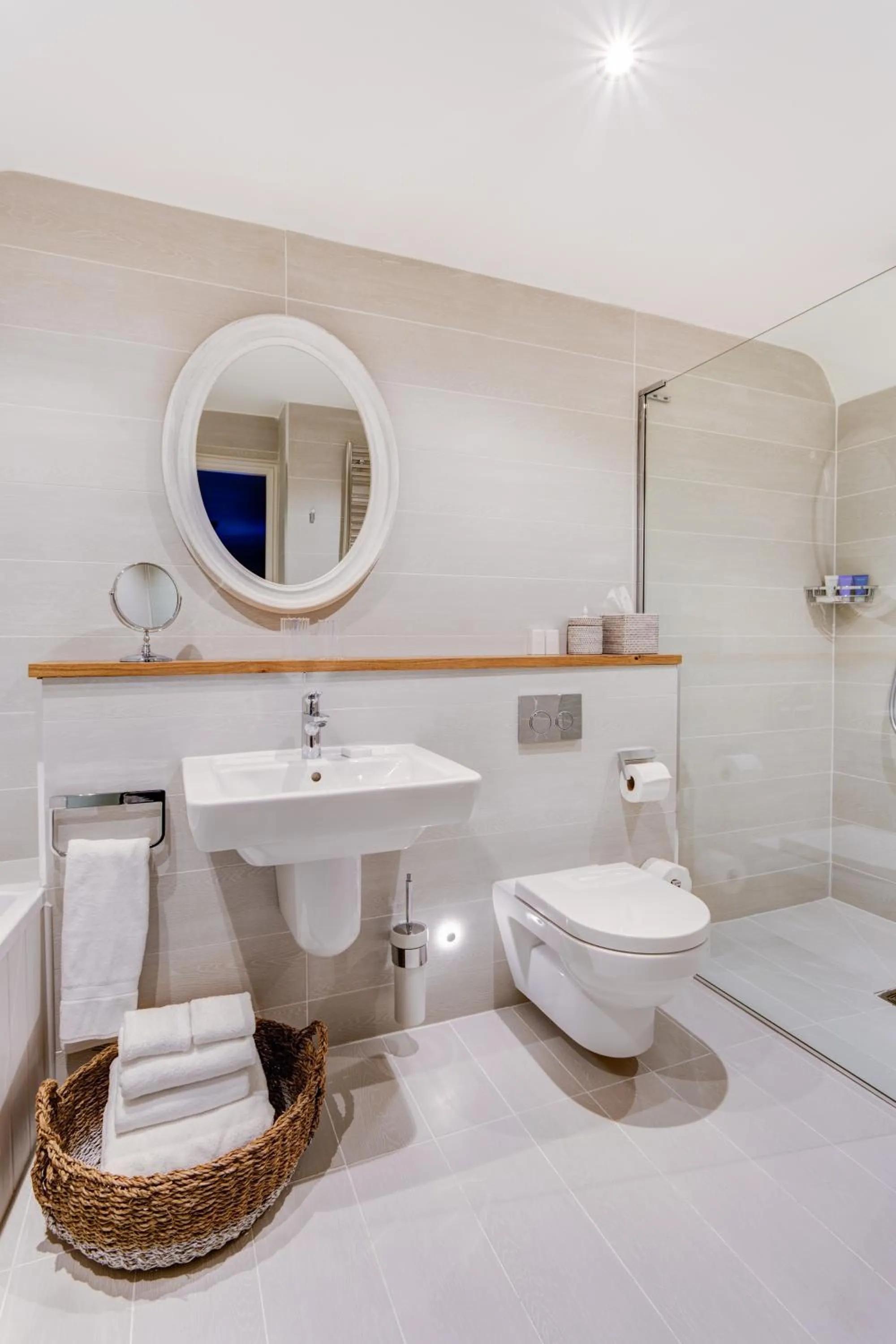 Bathroom in The Idle Rocks