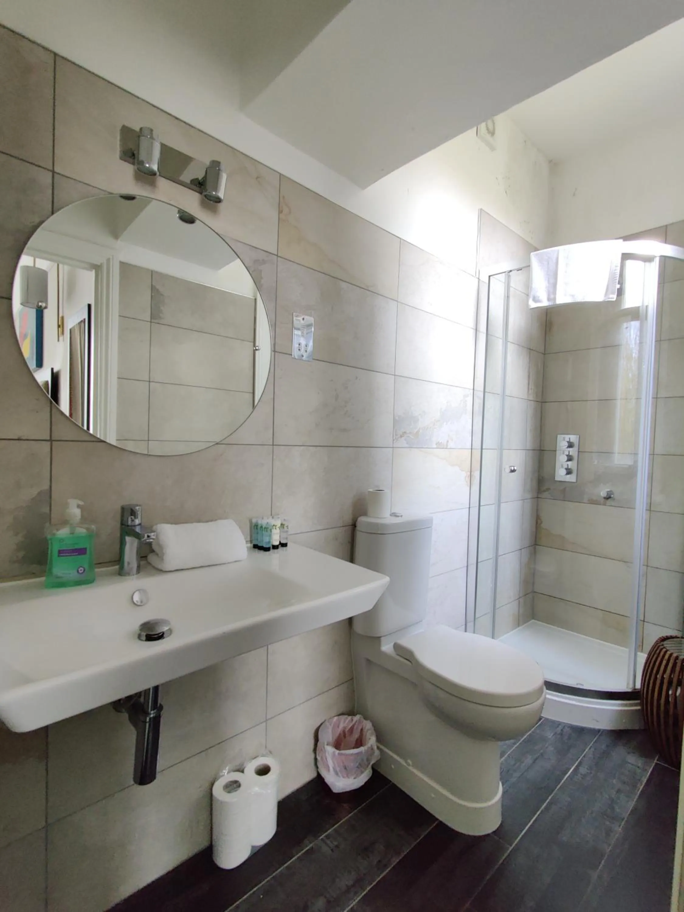 Bathroom in Blue Bells Hotel