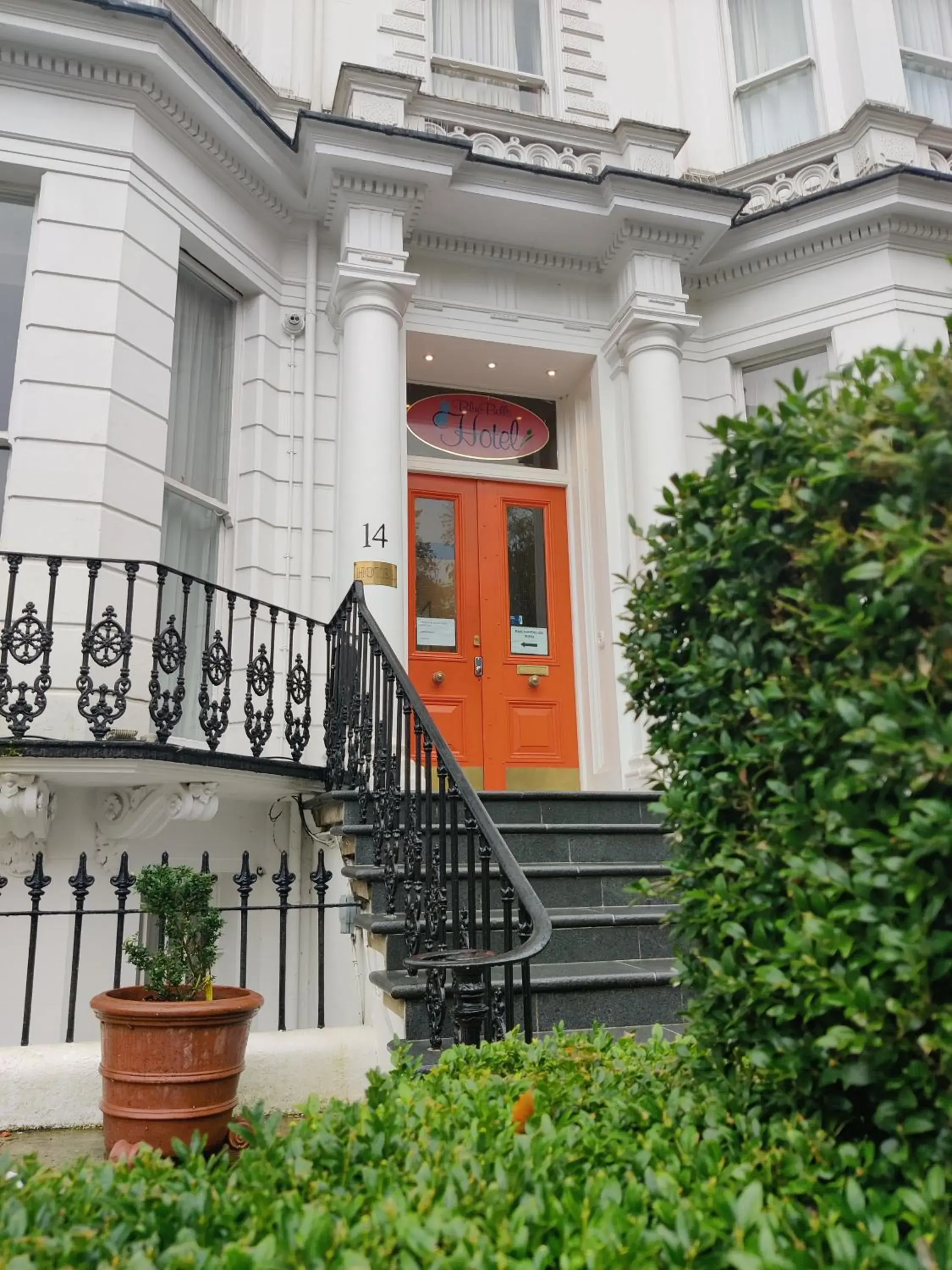 Property building in Blue Bells Hotel Property building in Blue Bells Hotel