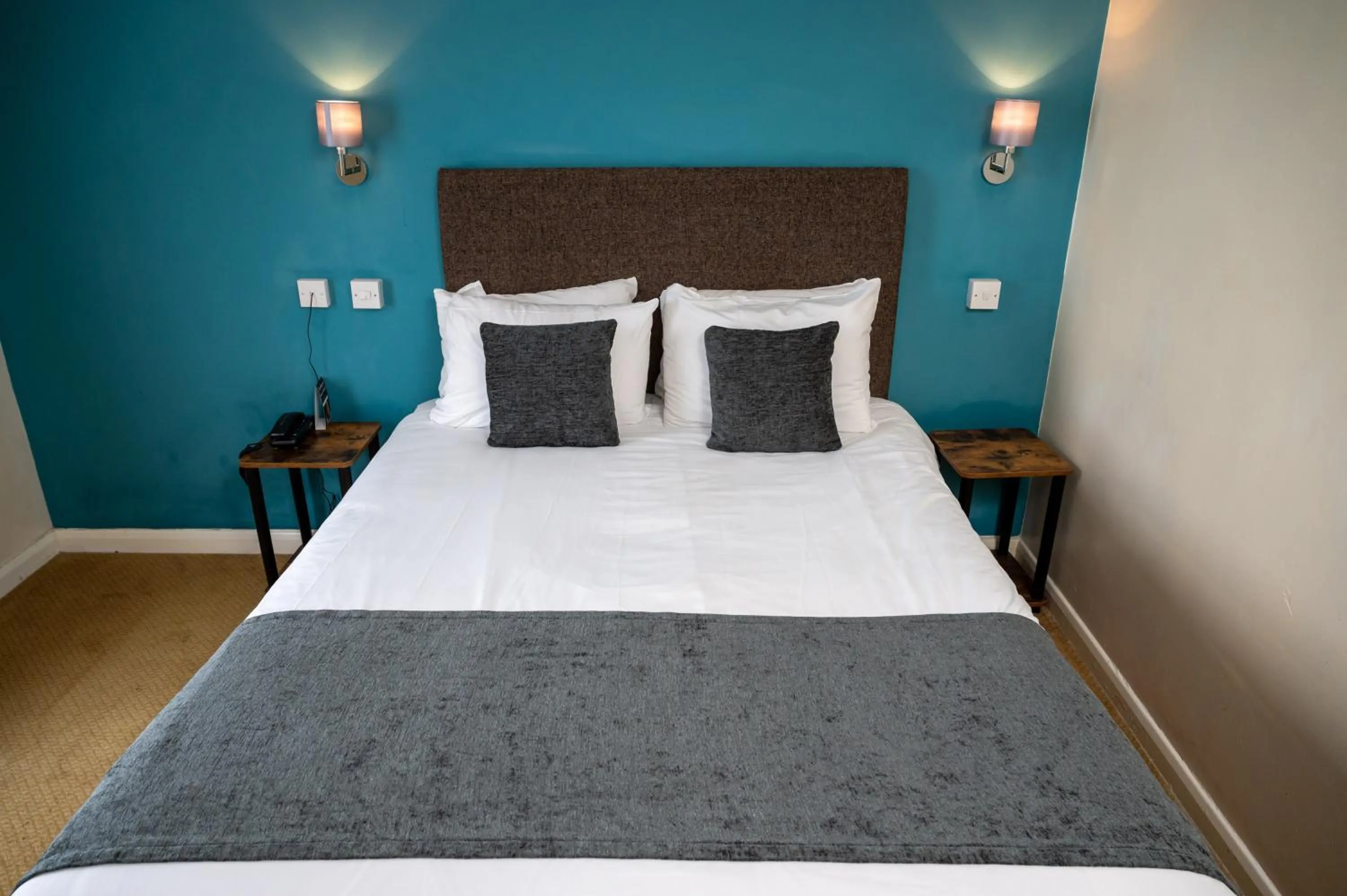 Bedroom, Bed in Rising Sun Hotel by Greene King Inns