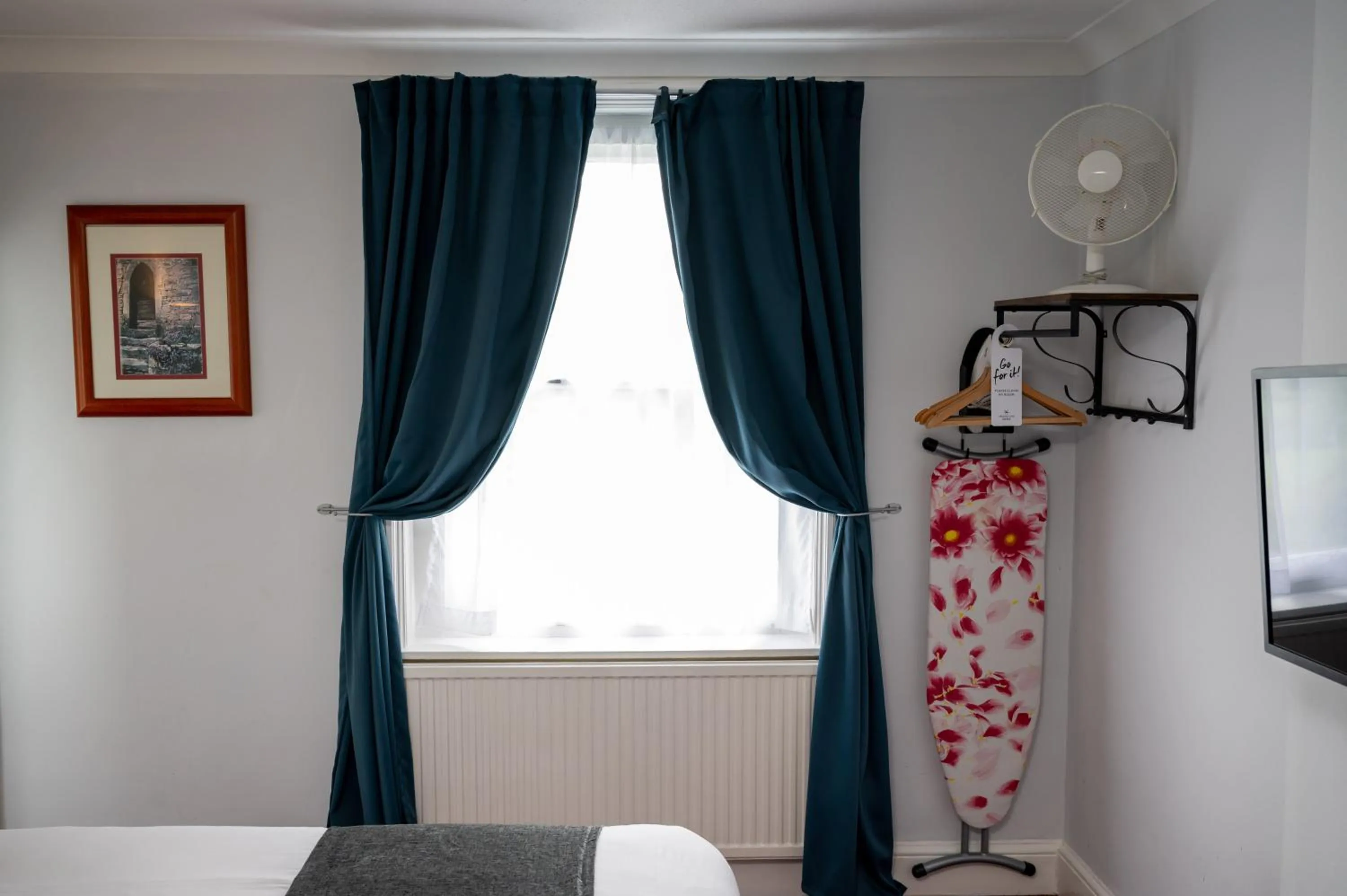 Bedroom, Bed in Rising Sun Hotel by Greene King Inns