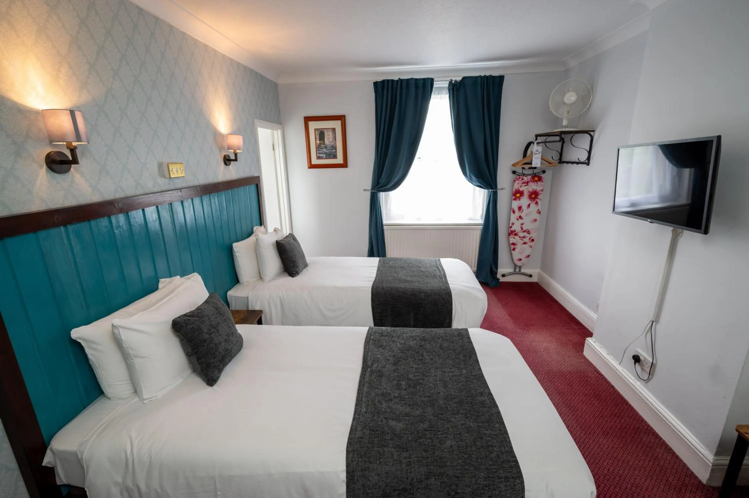 Bedroom, Bed in Rising Sun Hotel by Greene King Inns