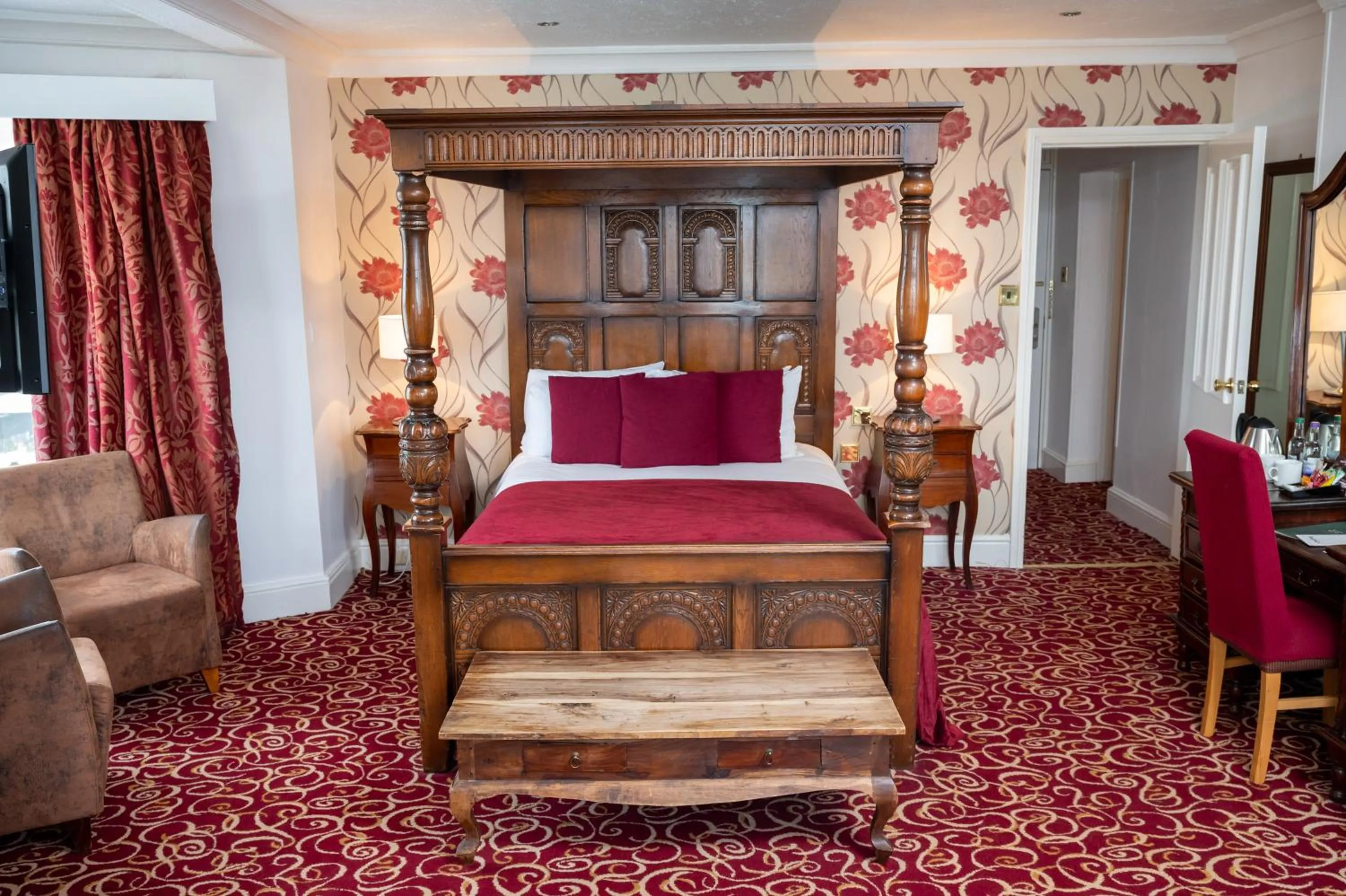 Bedroom, Bed in Rising Sun Hotel by Greene King Inns