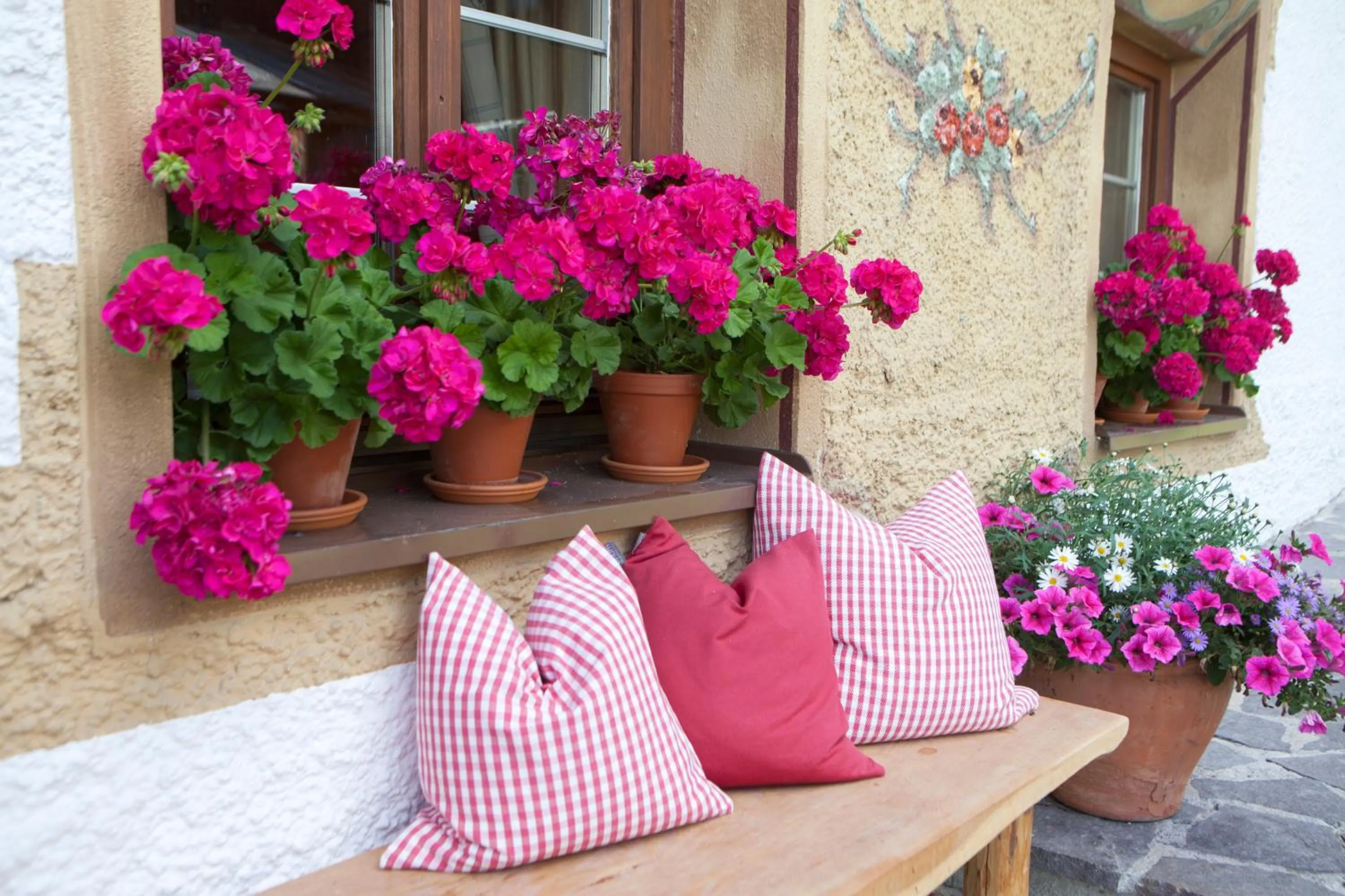 Balcony/Terrace in Pension der Steinbock - das 300 Jahre alte Bauernhaus - TIROL