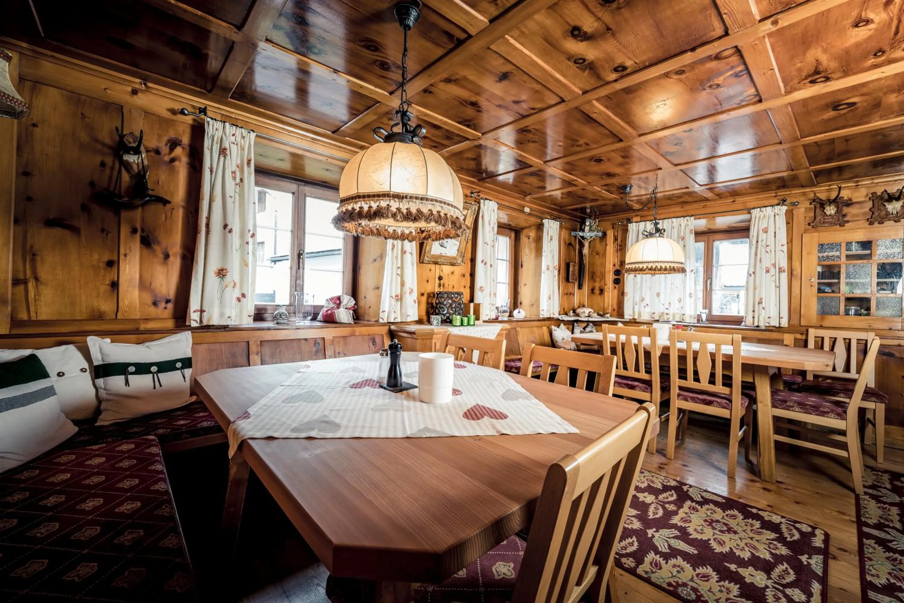 Breakfast in Pension der Steinbock - das 300 Jahre alte Bauernhaus - TIROL