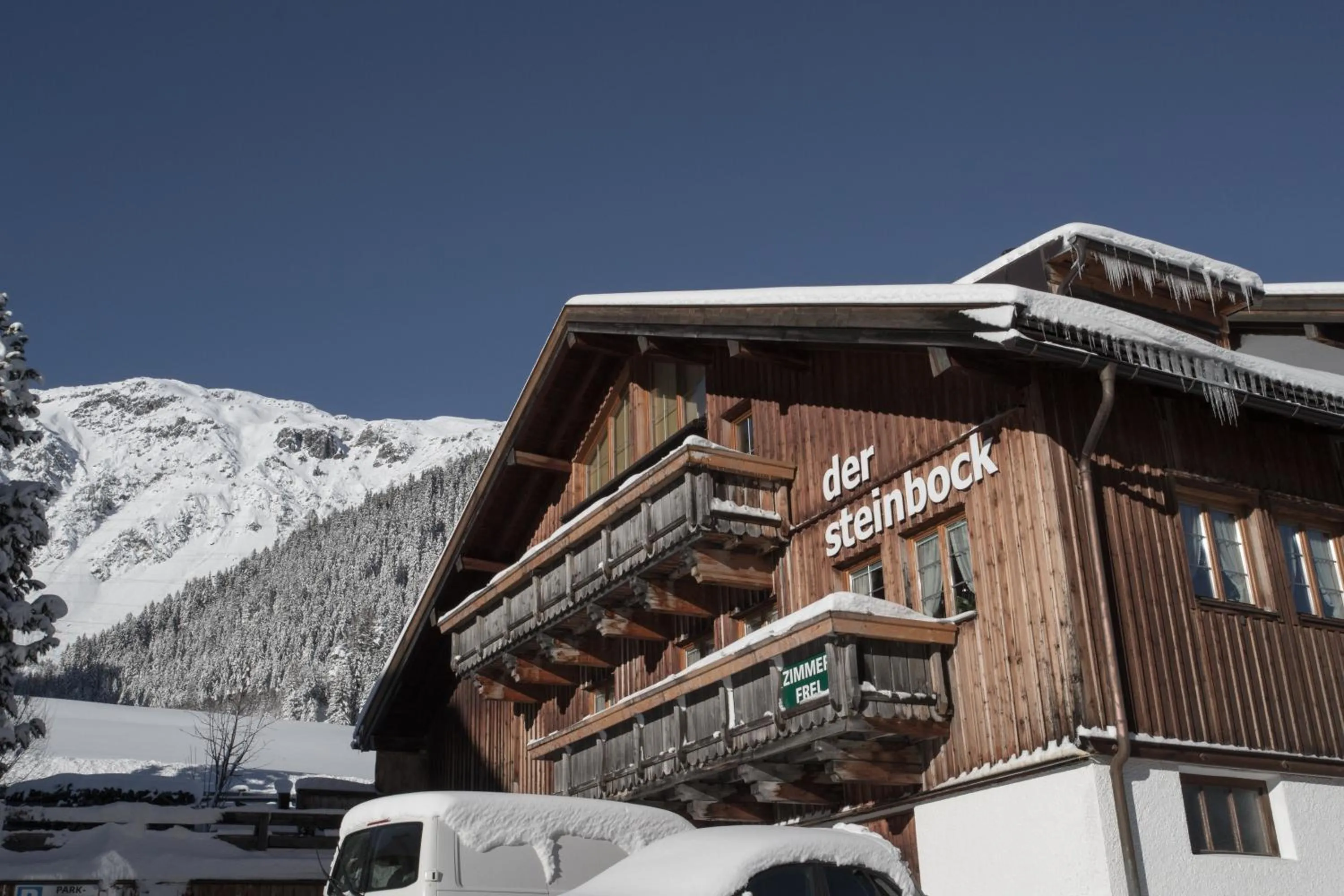 Facade/entrance in Pension der Steinbock - das 300 Jahre alte Bauernhaus - TIROL