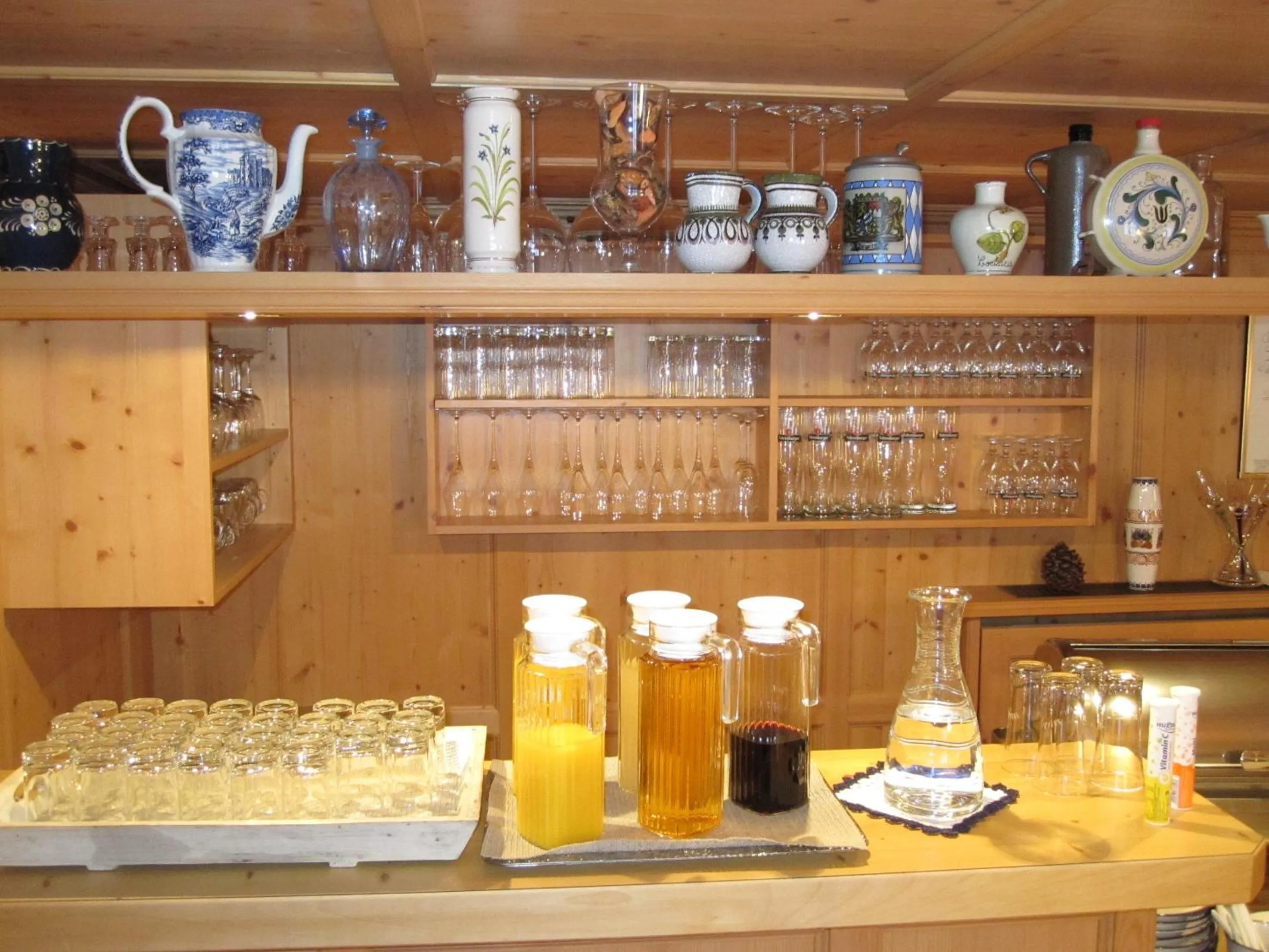 Restaurant/places to eat in Pension der Steinbock - das 300 Jahre alte Bauernhaus - TIROL