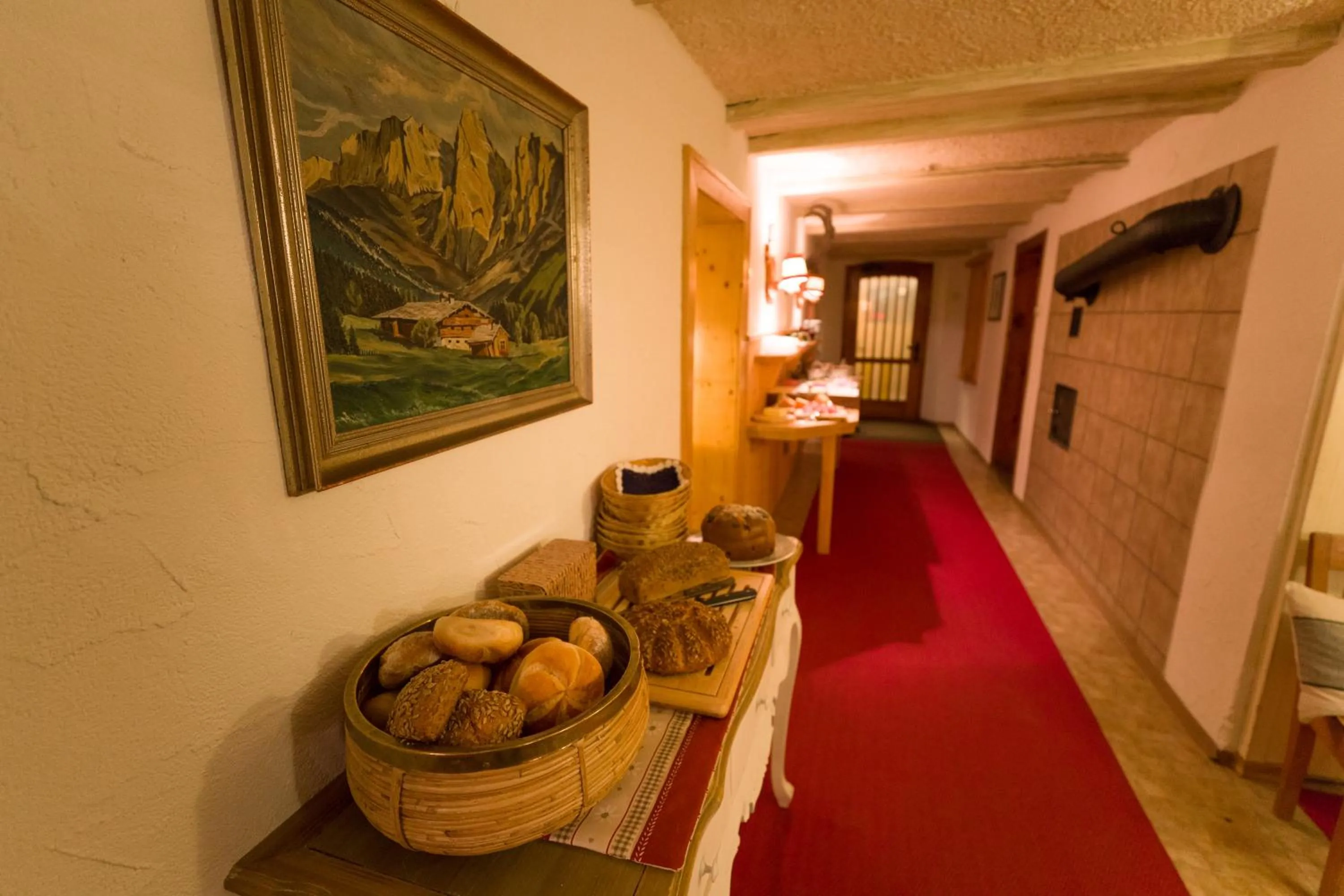 Buffet breakfast in Pension der Steinbock - das 300 Jahre alte Bauernhaus - TIROL