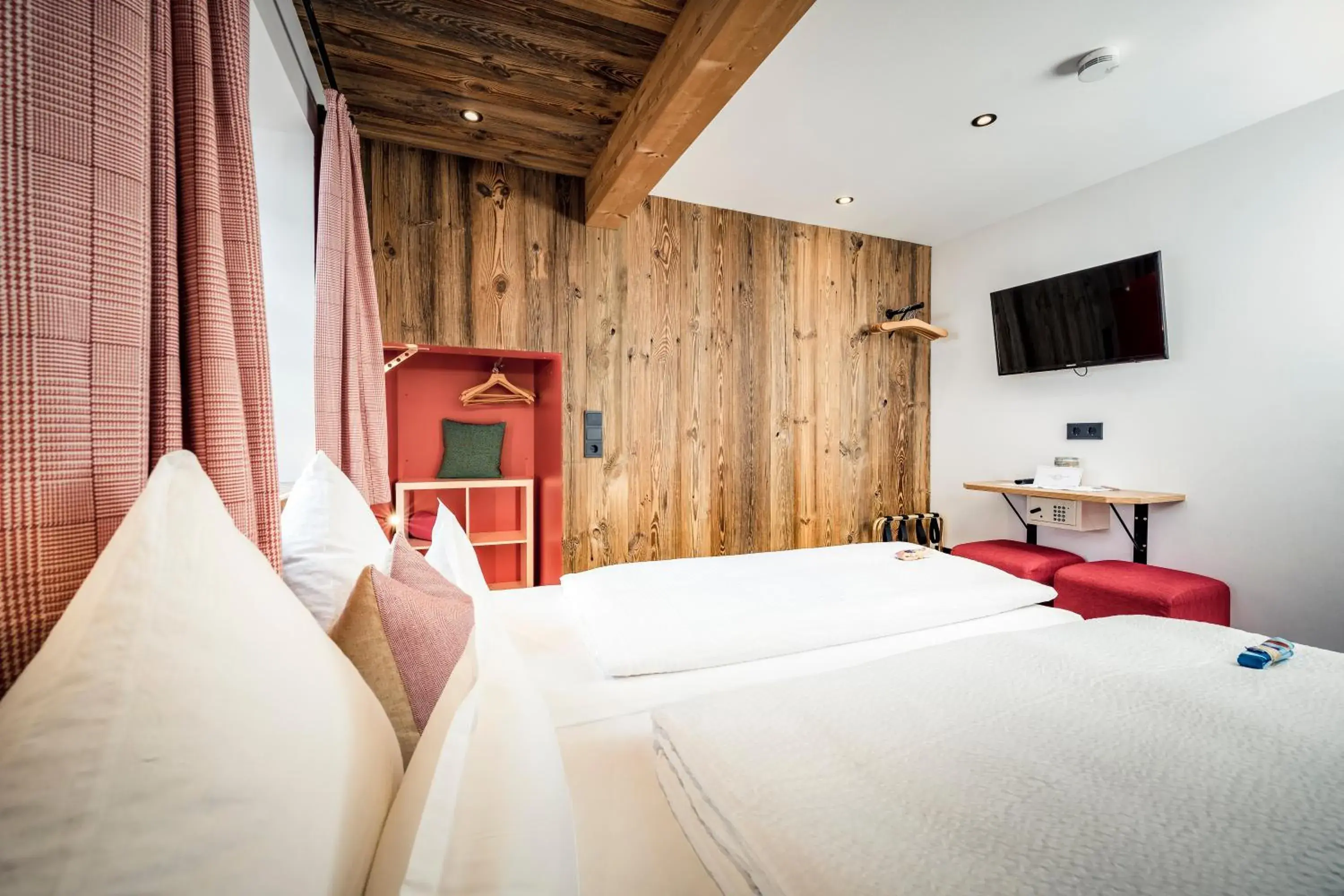 Comfort Twin Room in Pension der Steinbock - das 300 Jahre alte Bauernhaus - TIROL Comfort Twin Room in Pension der Steinbock - das 300 Jahre alte Bauernhaus - TIROL