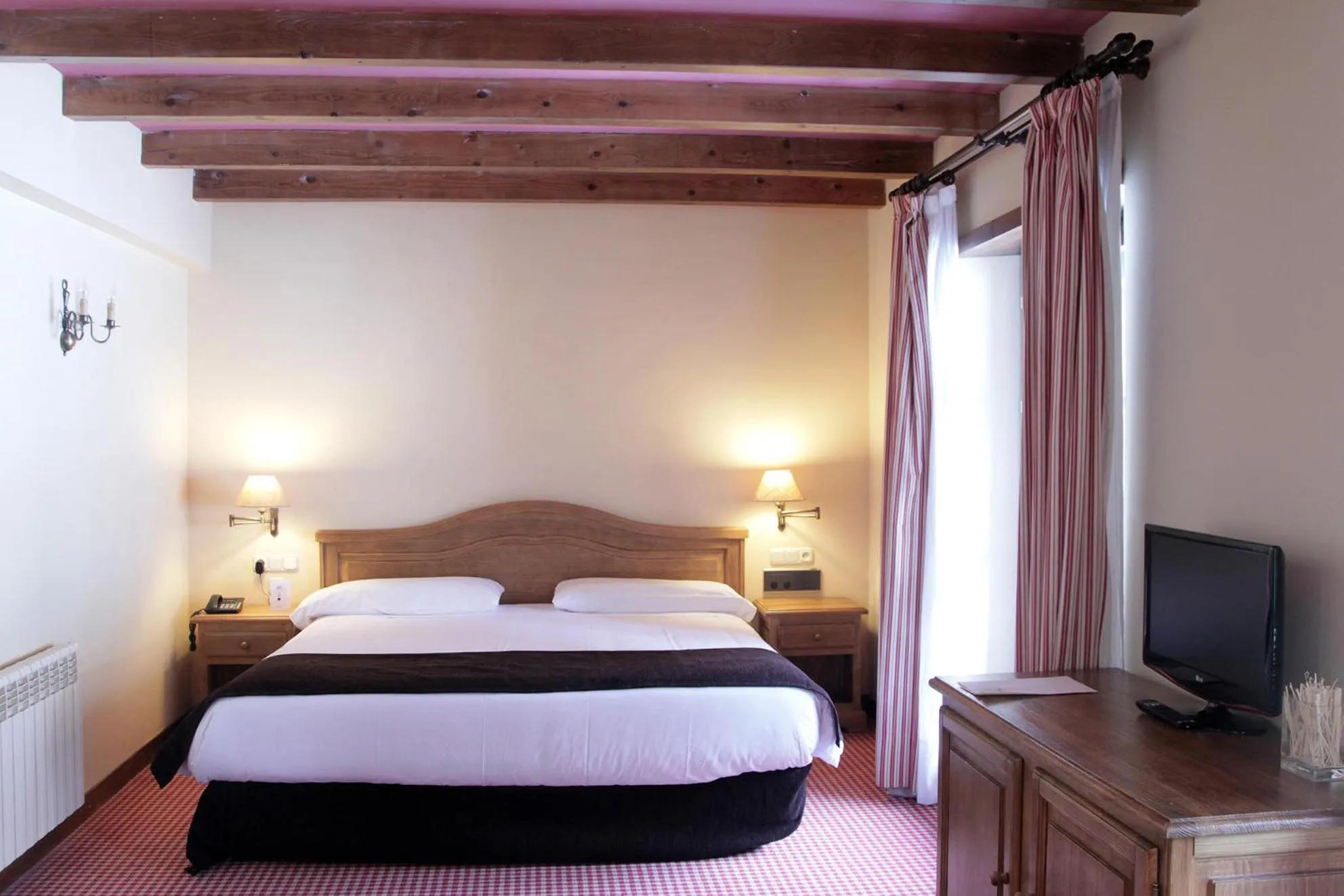 Photo of the whole room, Bed in Hotel Chalet Bassibe