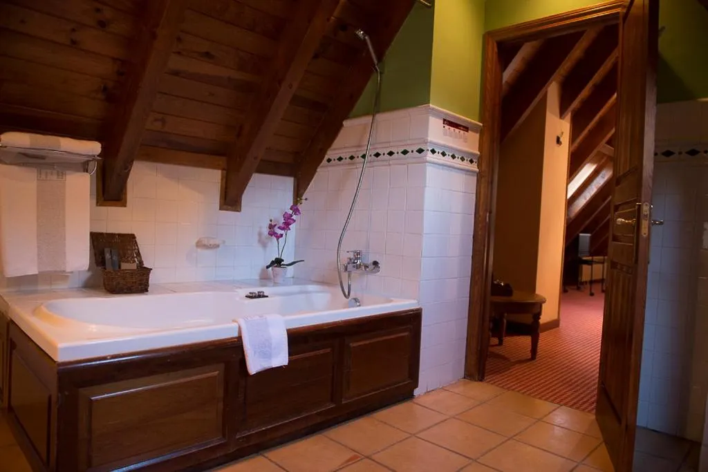 Bathroom in Hotel Chalet Bassibe