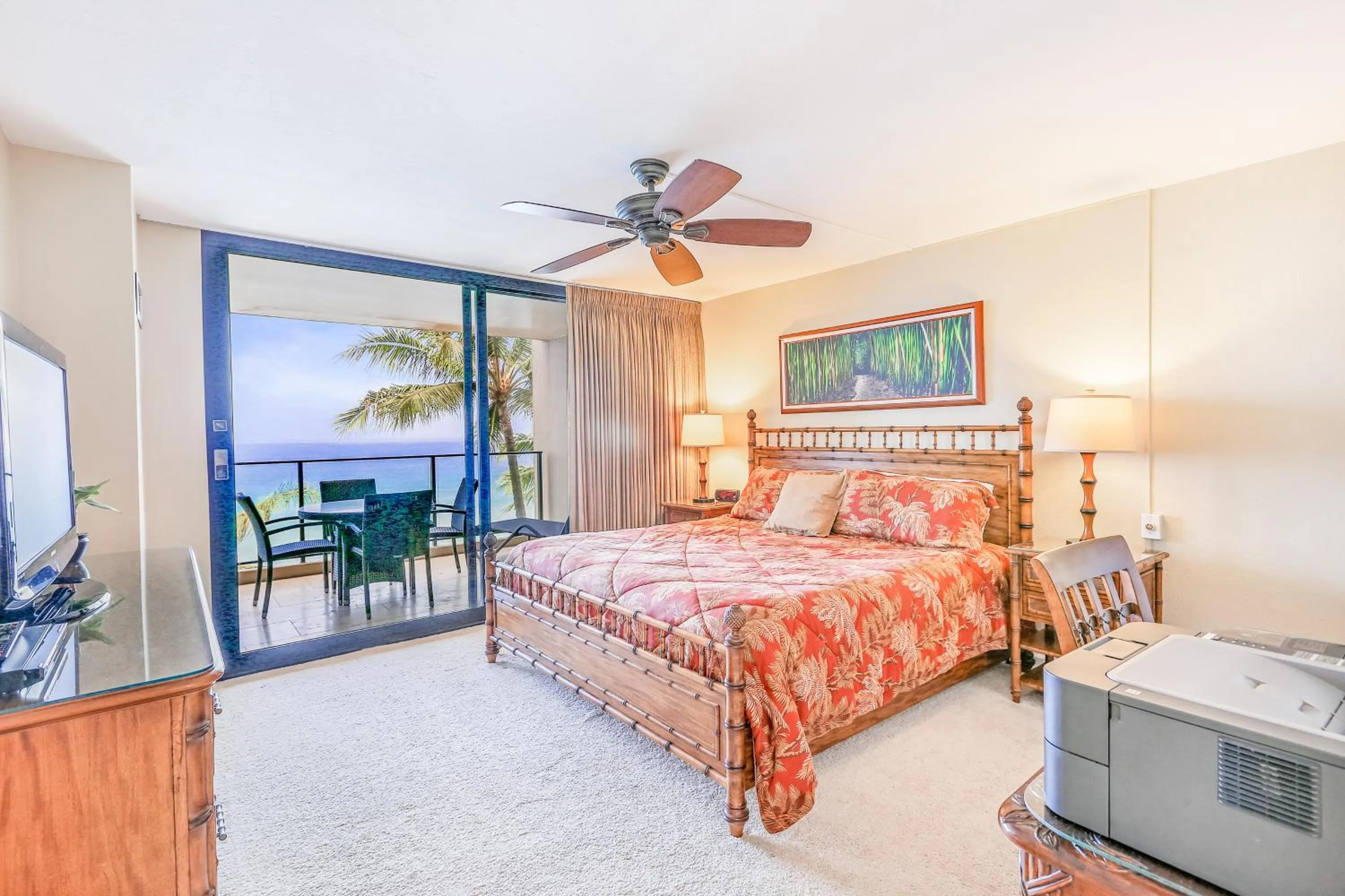 Bed in Mahana at Kaanapali