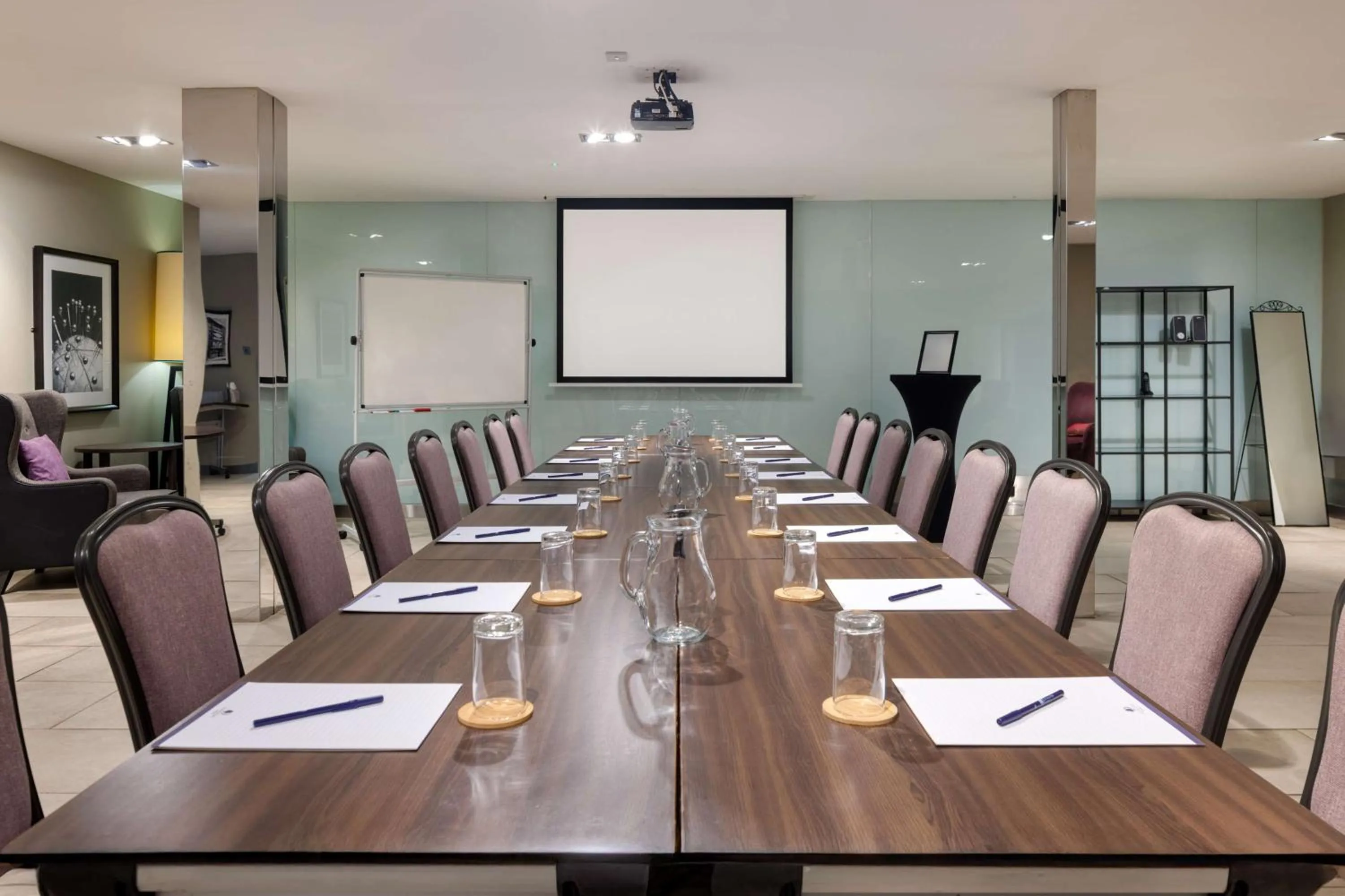 Meeting/conference room in Doubletree by Hilton Edinburgh City Centre