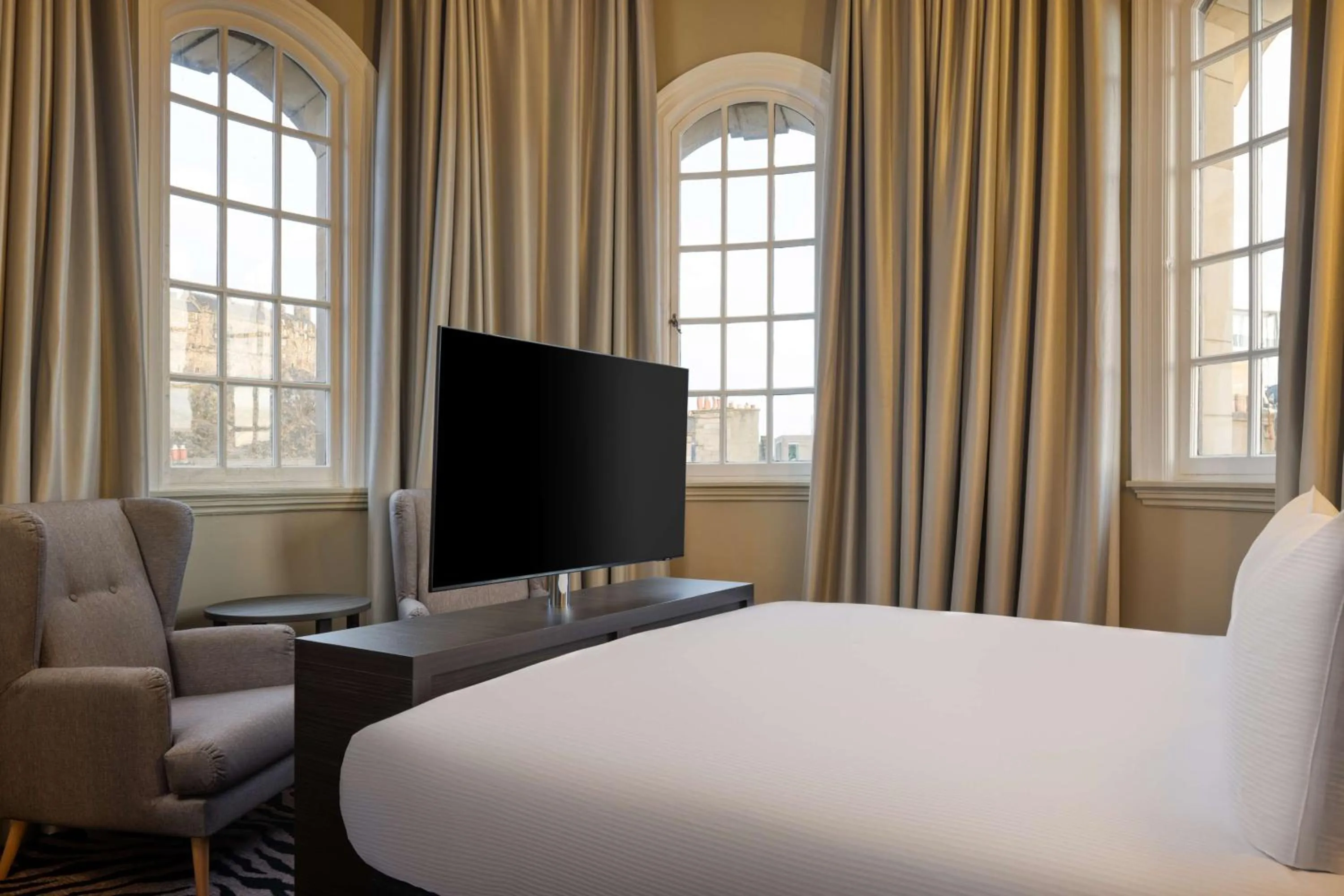 Bed in Doubletree by Hilton Edinburgh City Centre