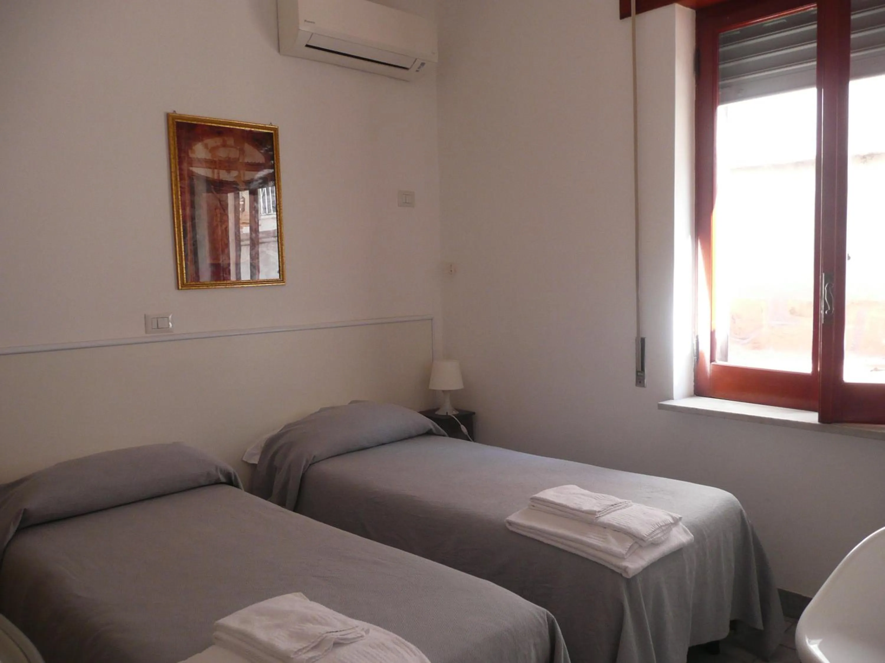 Bedroom, Bed in Garden House Ercolano